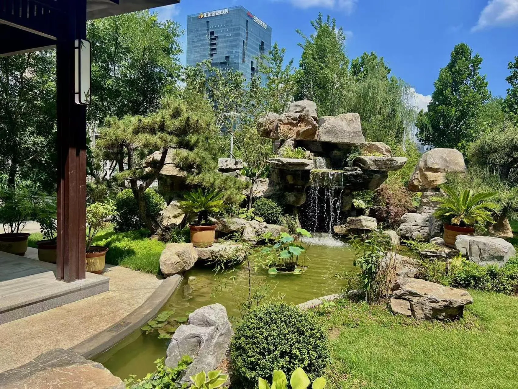 Garden in Century Runhua Hotel