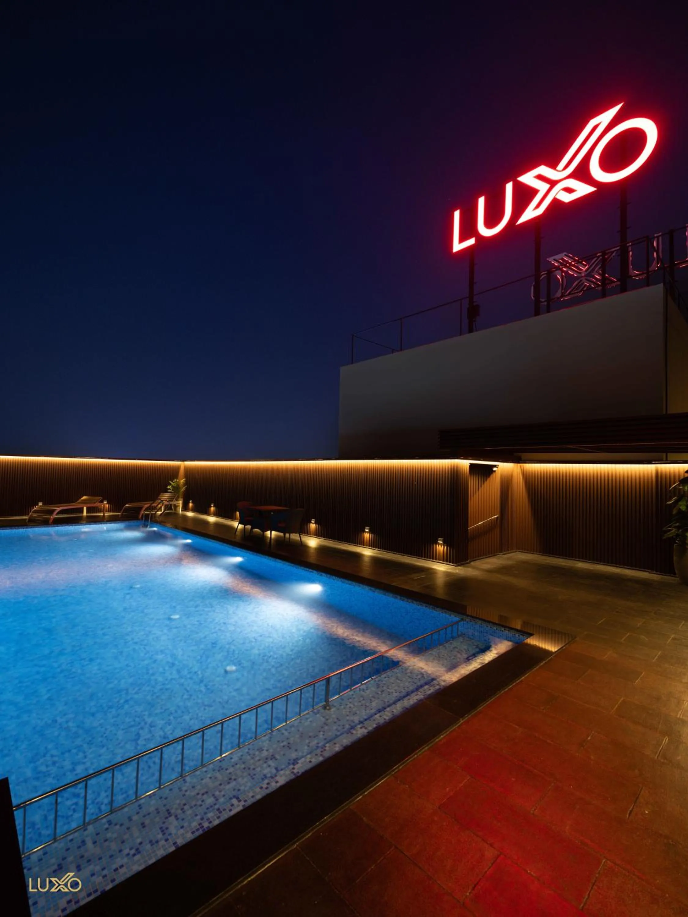Swimming pool in Luxo Kochi