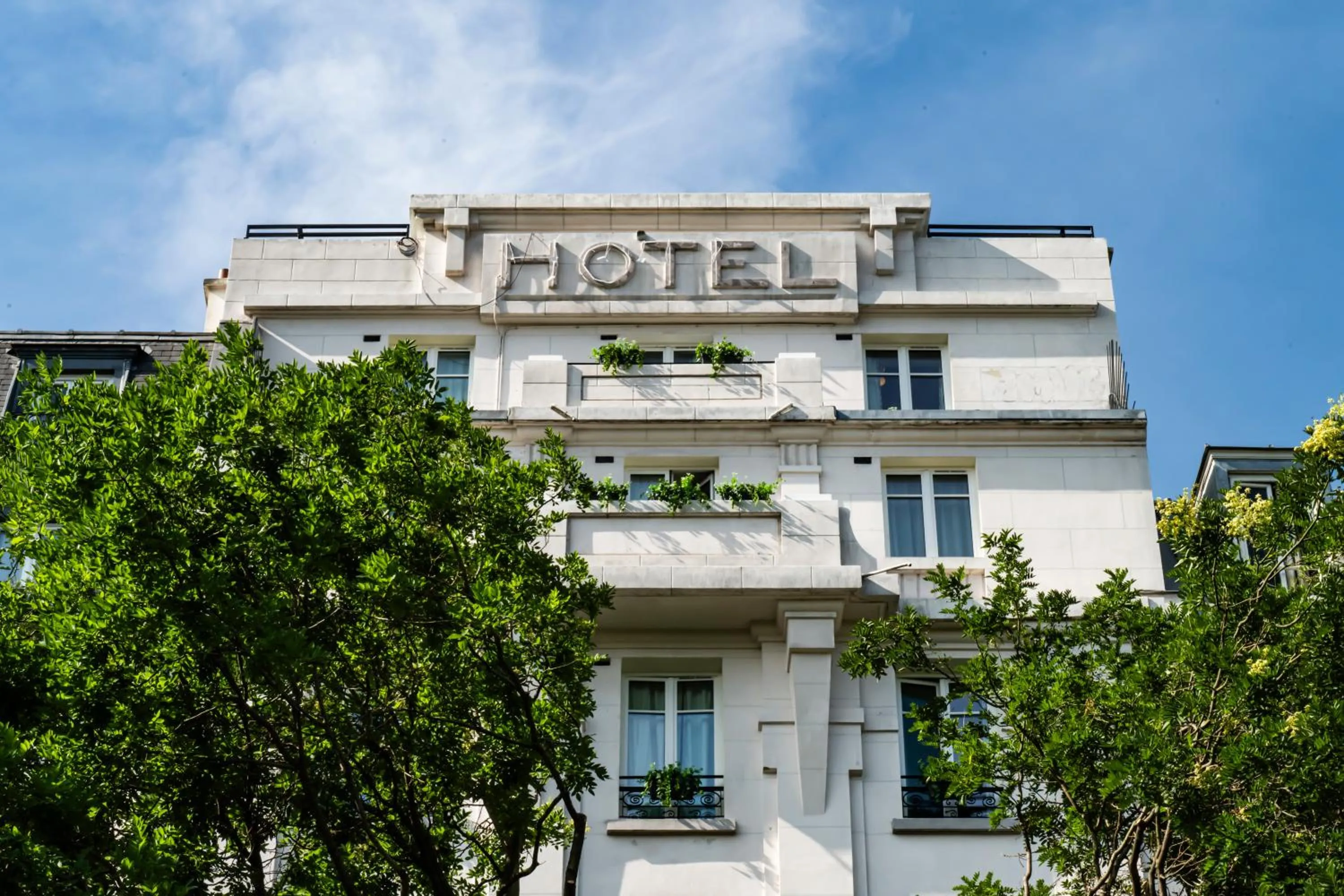 Facade/entrance in Le Lampika Hôtel