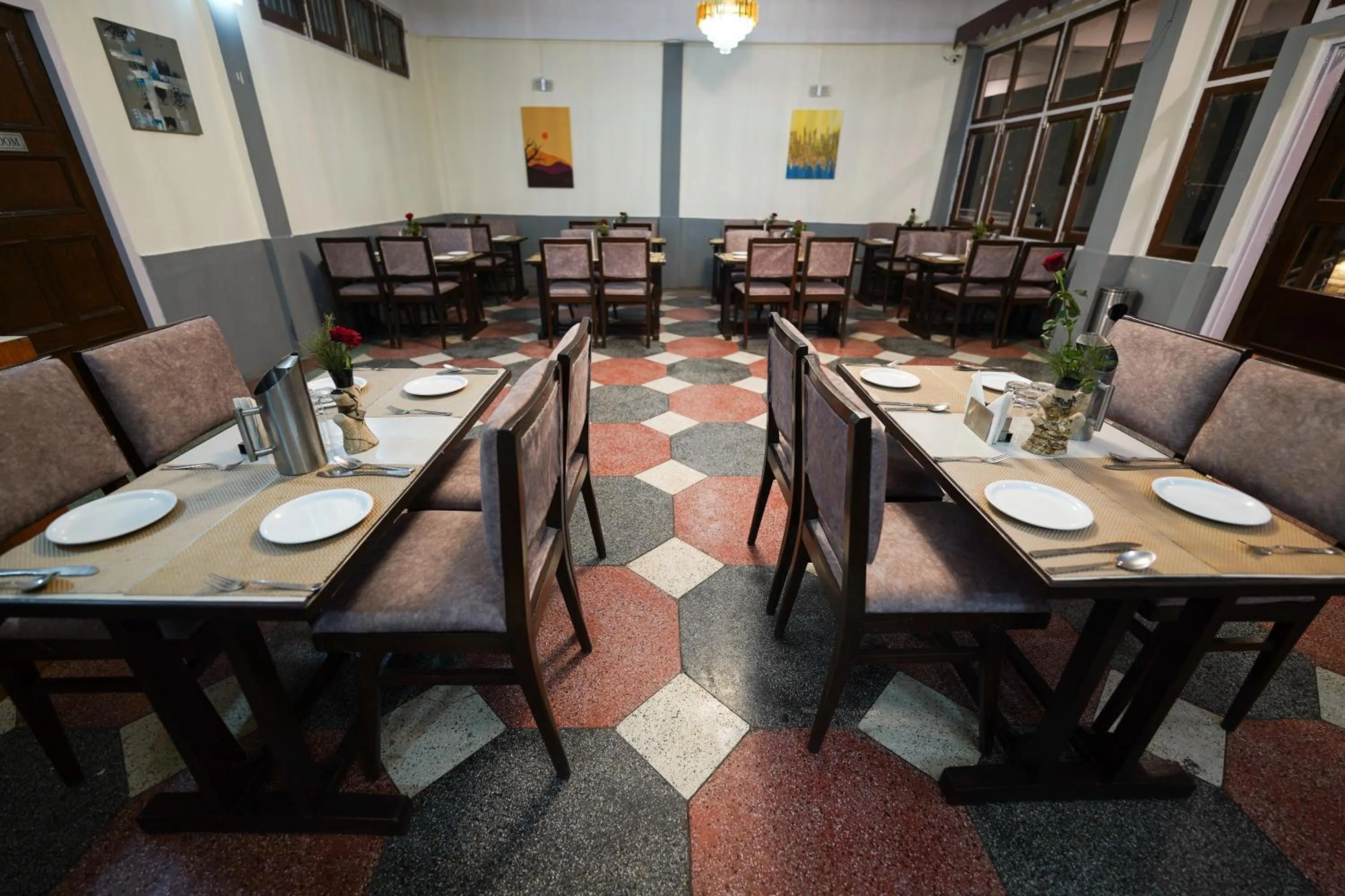 Restaurant/places to eat in Hotel Silverton