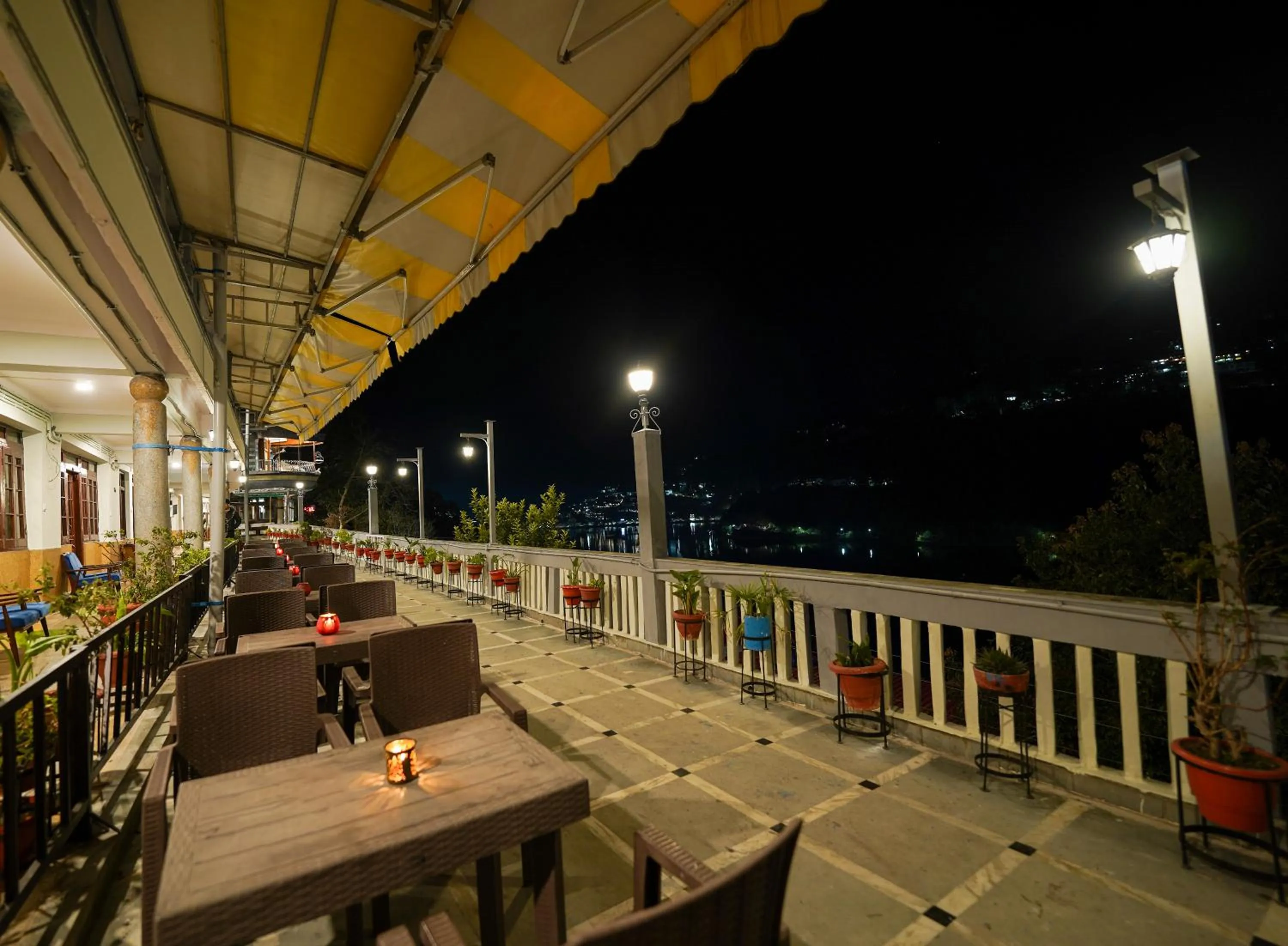 Restaurant/places to eat in Hotel Silverton