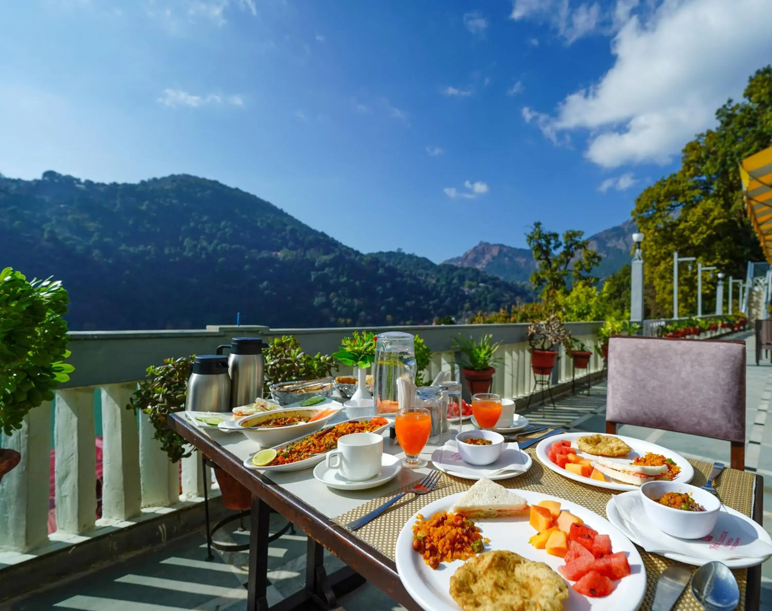 Mountain view in Hotel Silverton Mountain view in Hotel Silverton