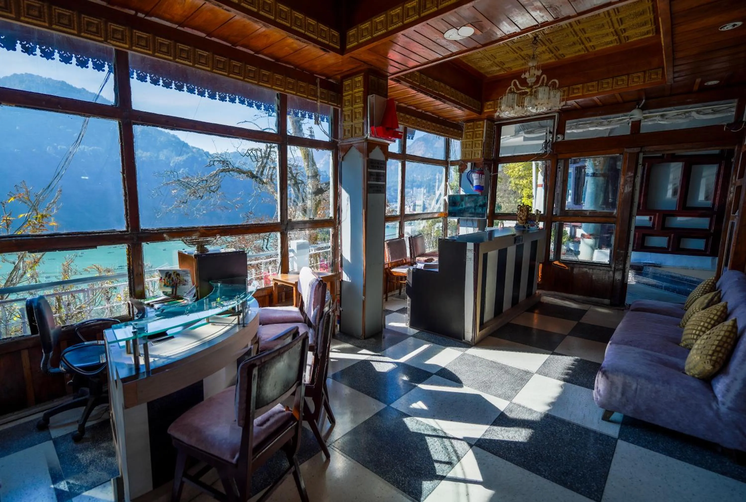 Lobby or reception in Hotel Silverton