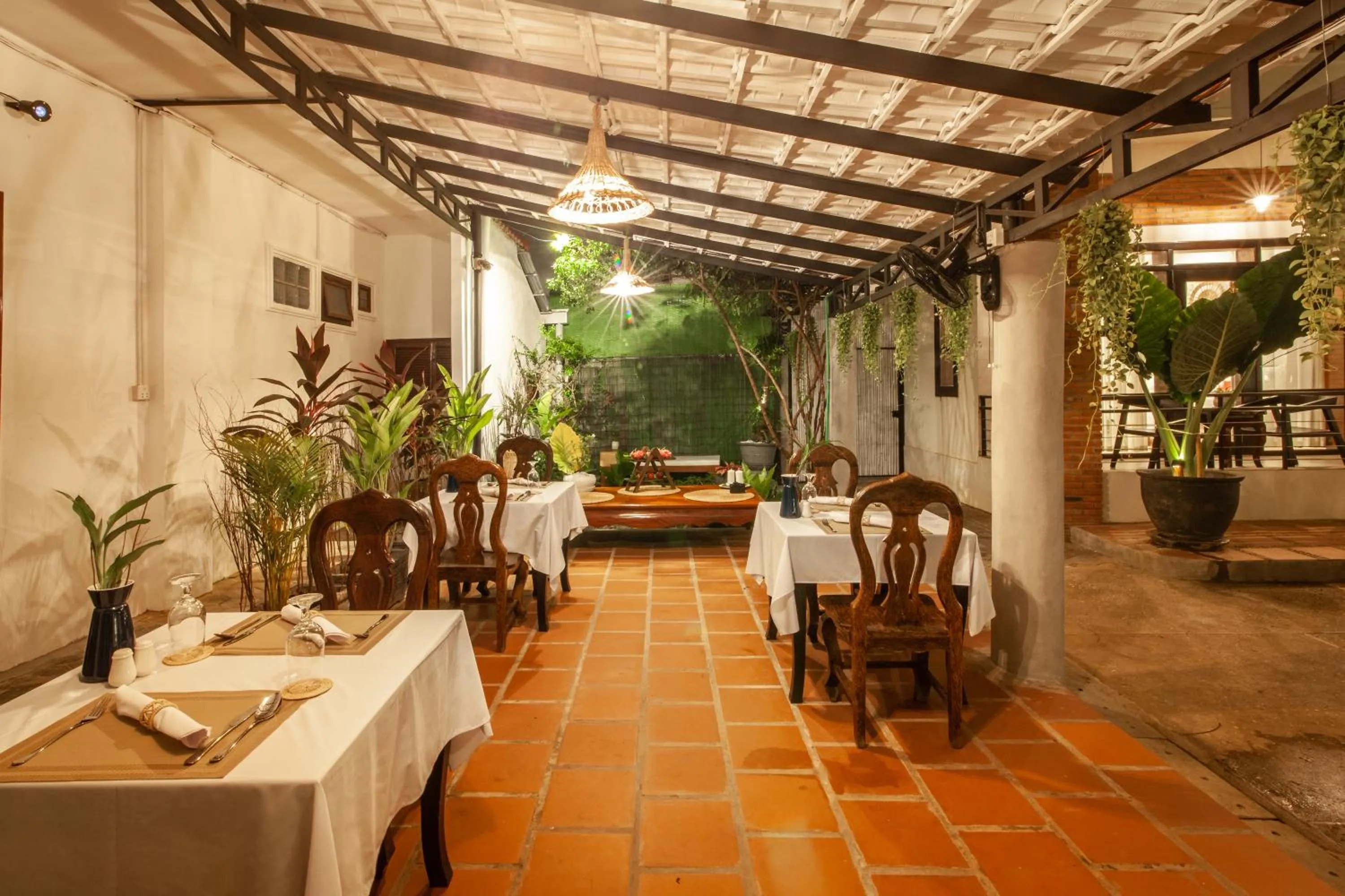 Restaurant/places to eat in Angkor Eden Boutique Hotel