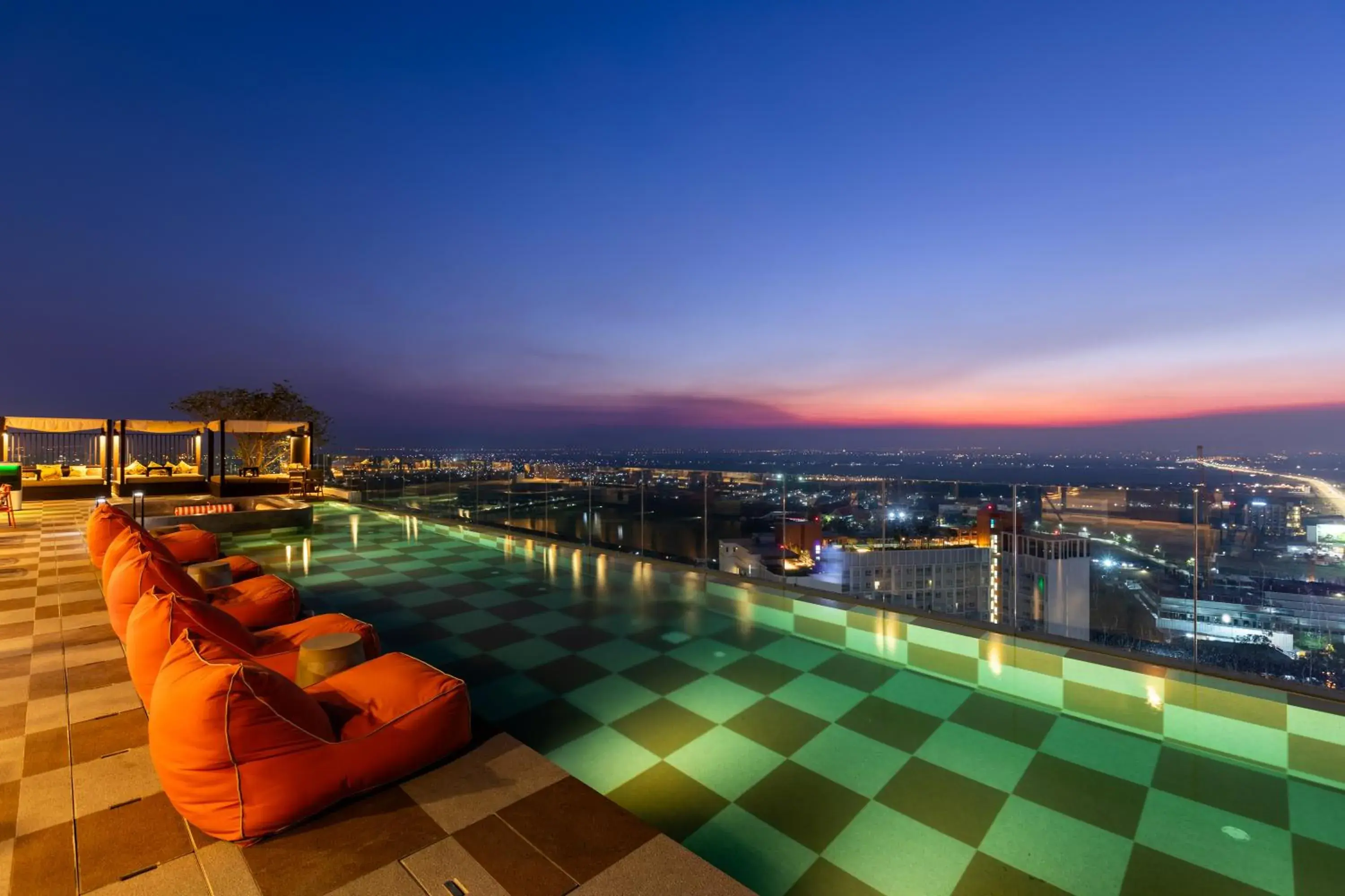 Swimming pool in Centara Ayutthaya Swimming pool in Centara Ayutthaya