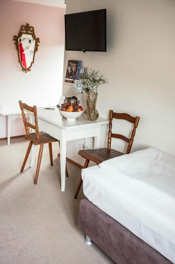 Bed in Allgäuer Genusshotel und Historischer Dorfgasthof Hirsch