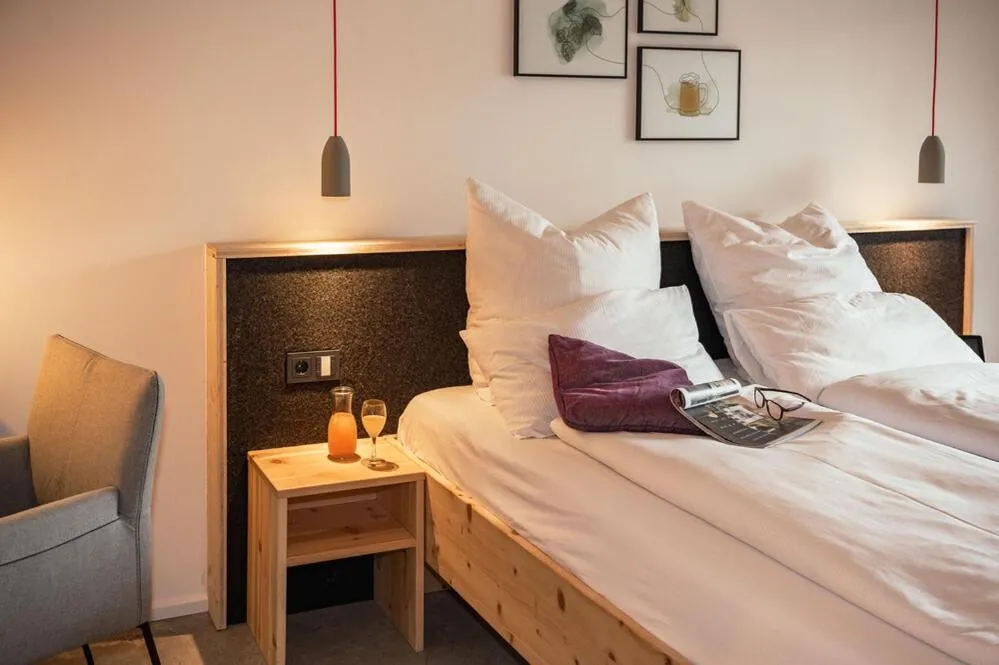 Bed in Allgäuer Genusshotel und Historischer Dorfgasthof Hirsch