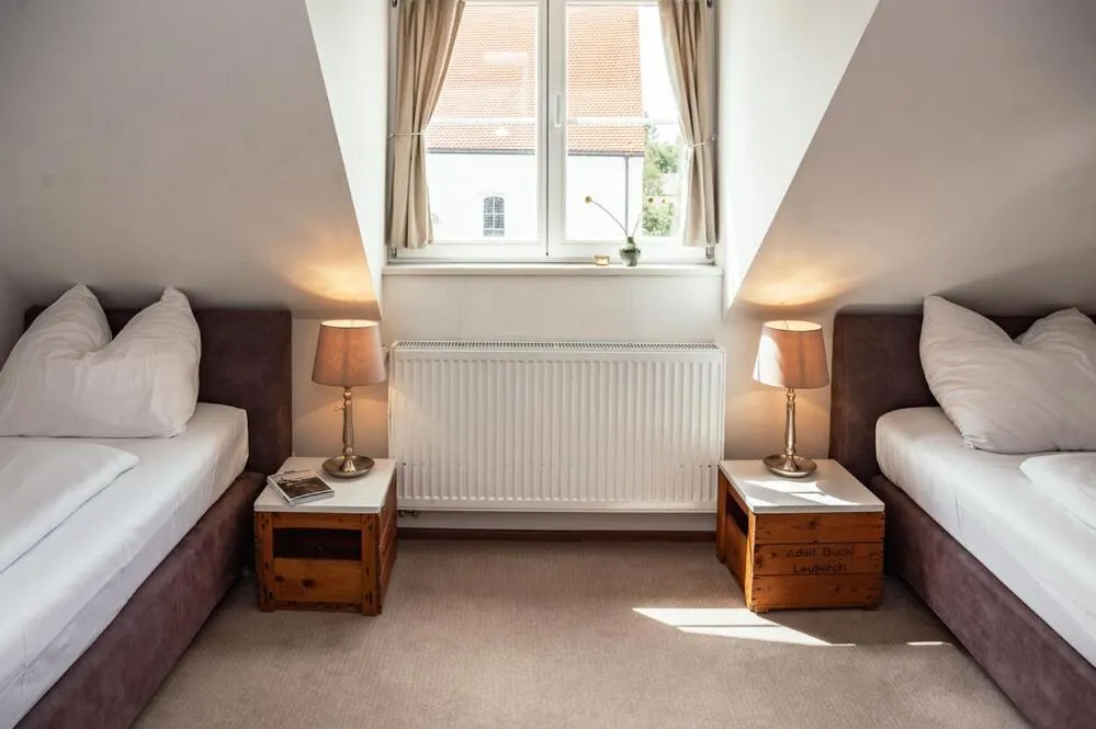 Bed in Allgäuer Genusshotel und Historischer Dorfgasthof Hirsch