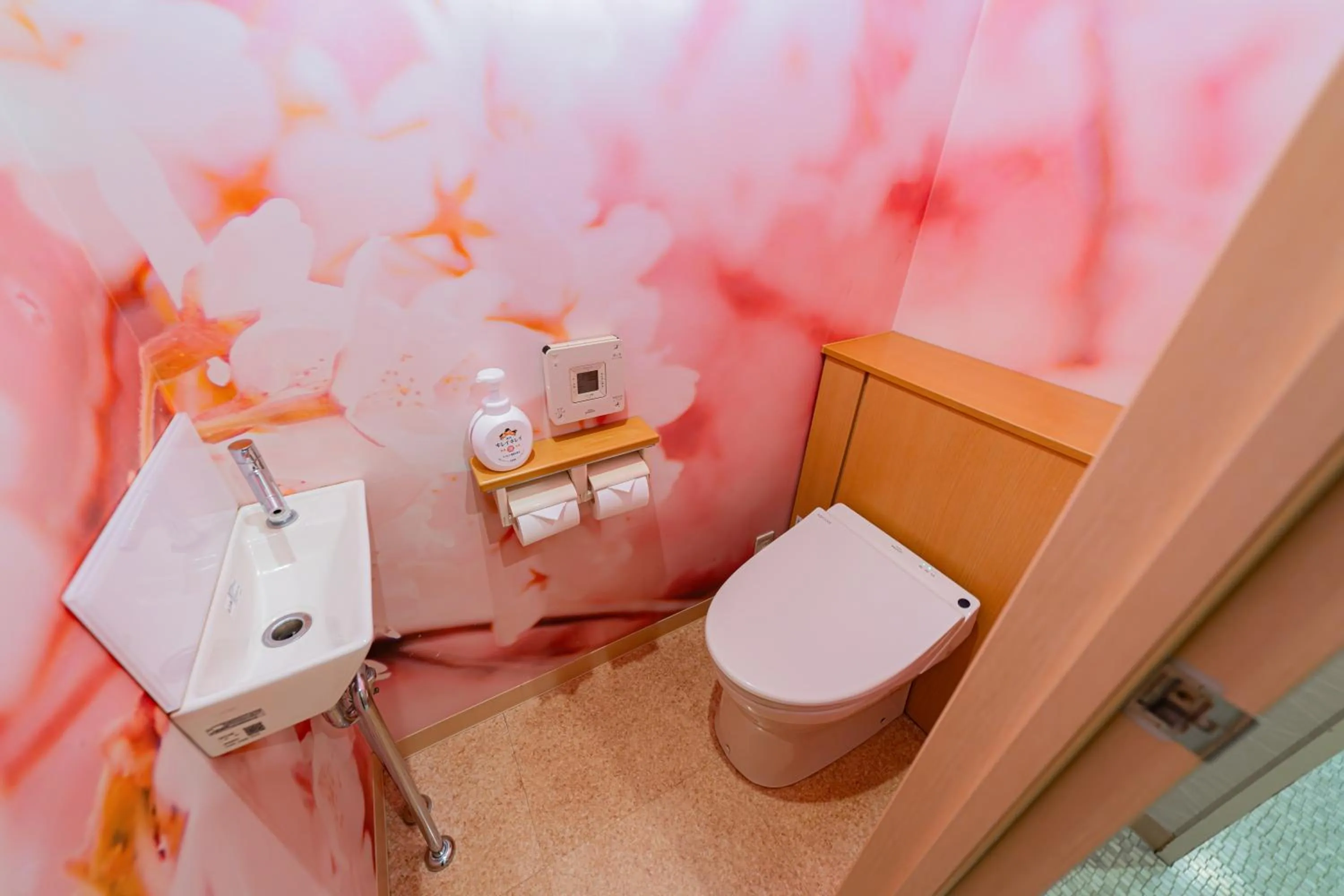 Toilet in E JOY INN-East Nipoori Branch