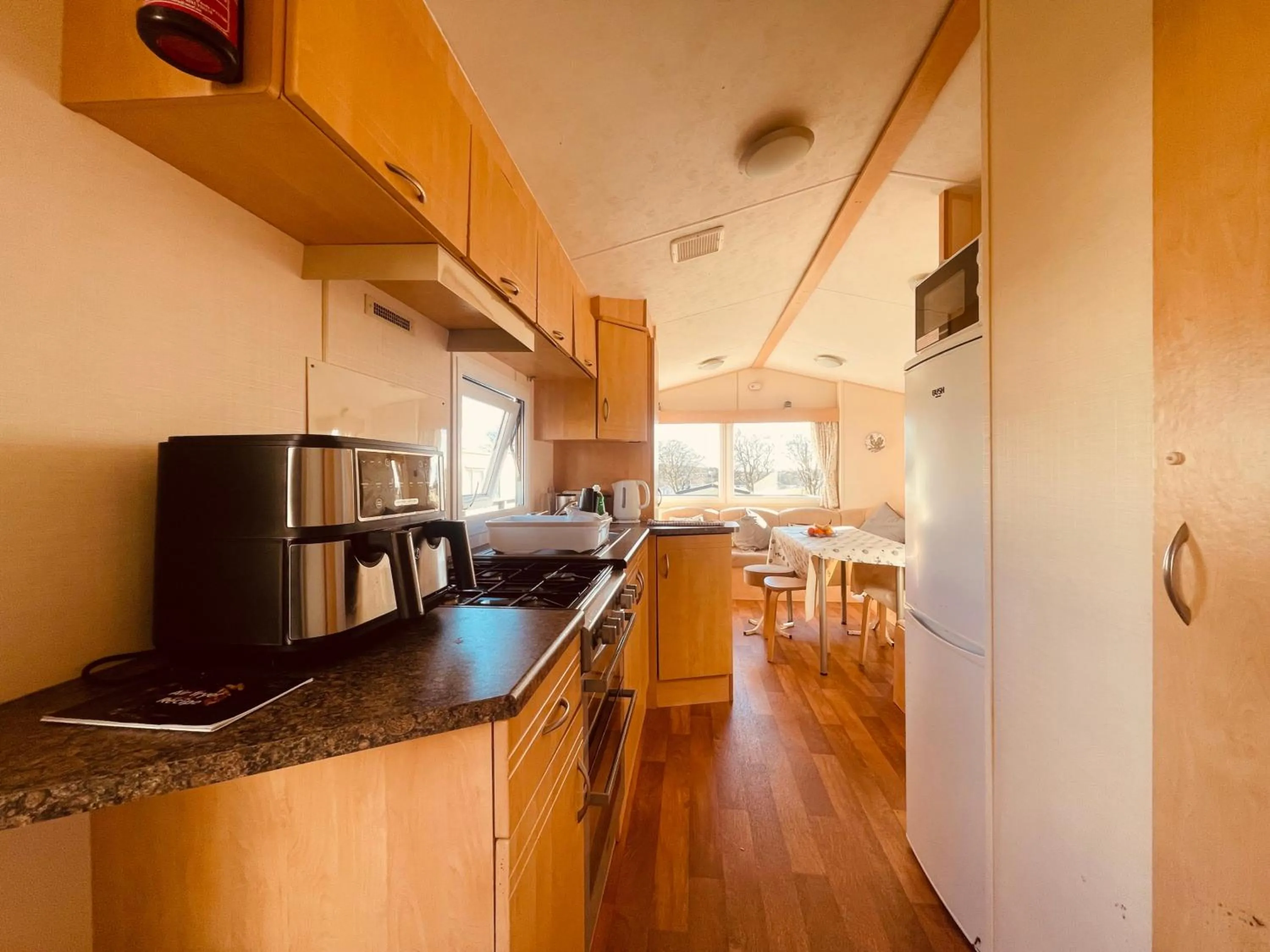 Newton Stewart-Sleeps 6-Pool-Parking-Pet Friendly