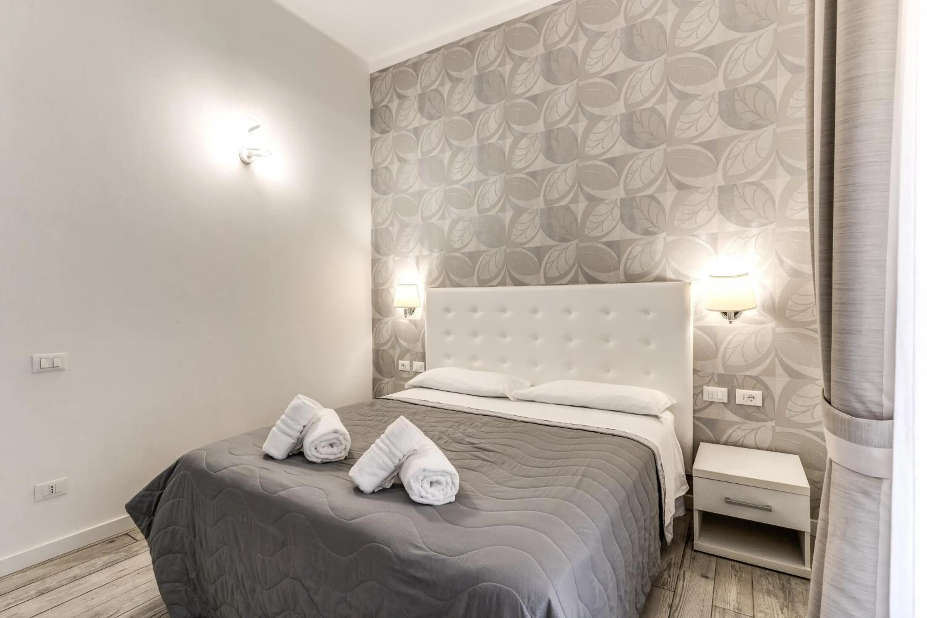 Bed in Gardenia Suite