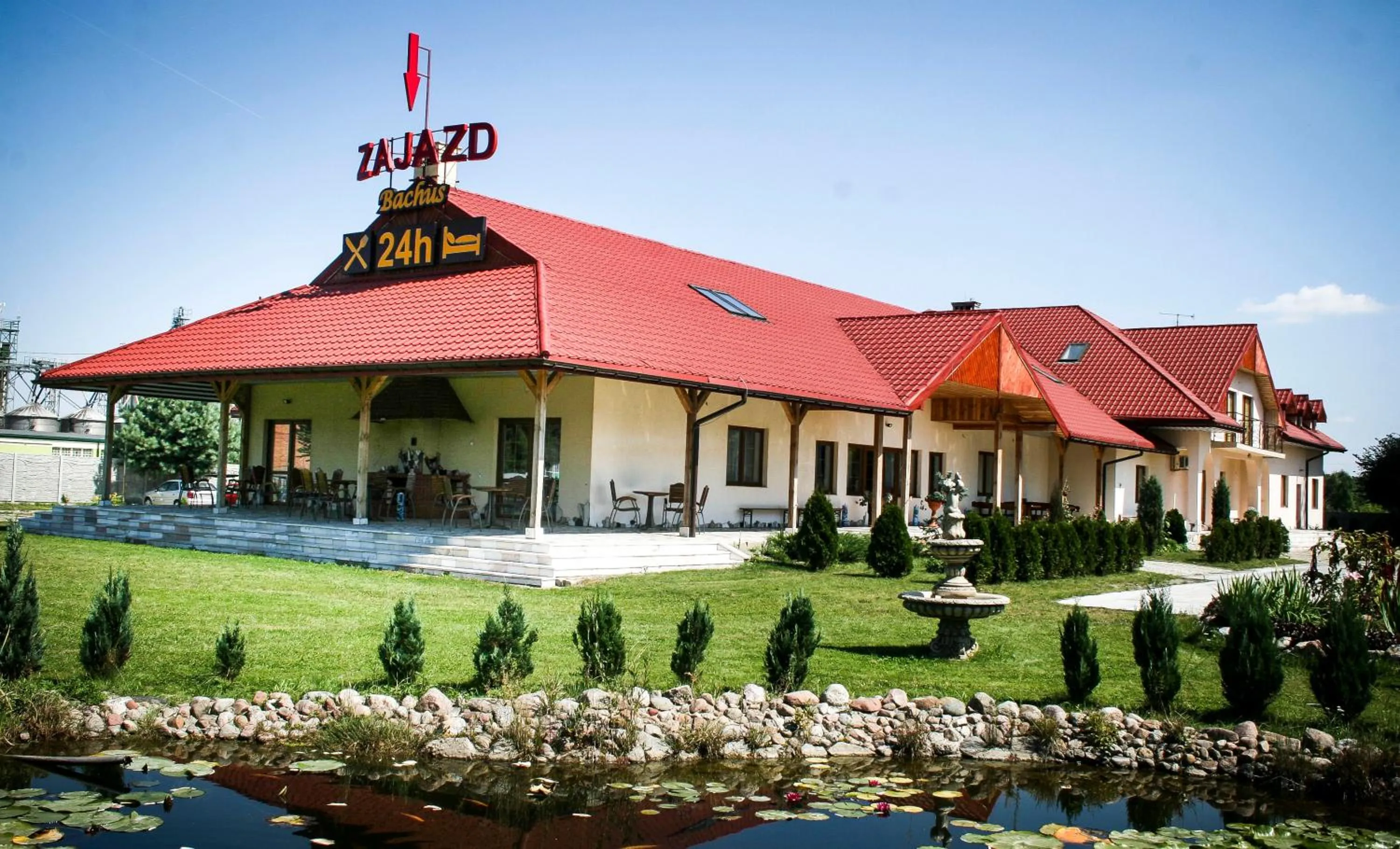 Facade/entrance in Zajazd Bachus