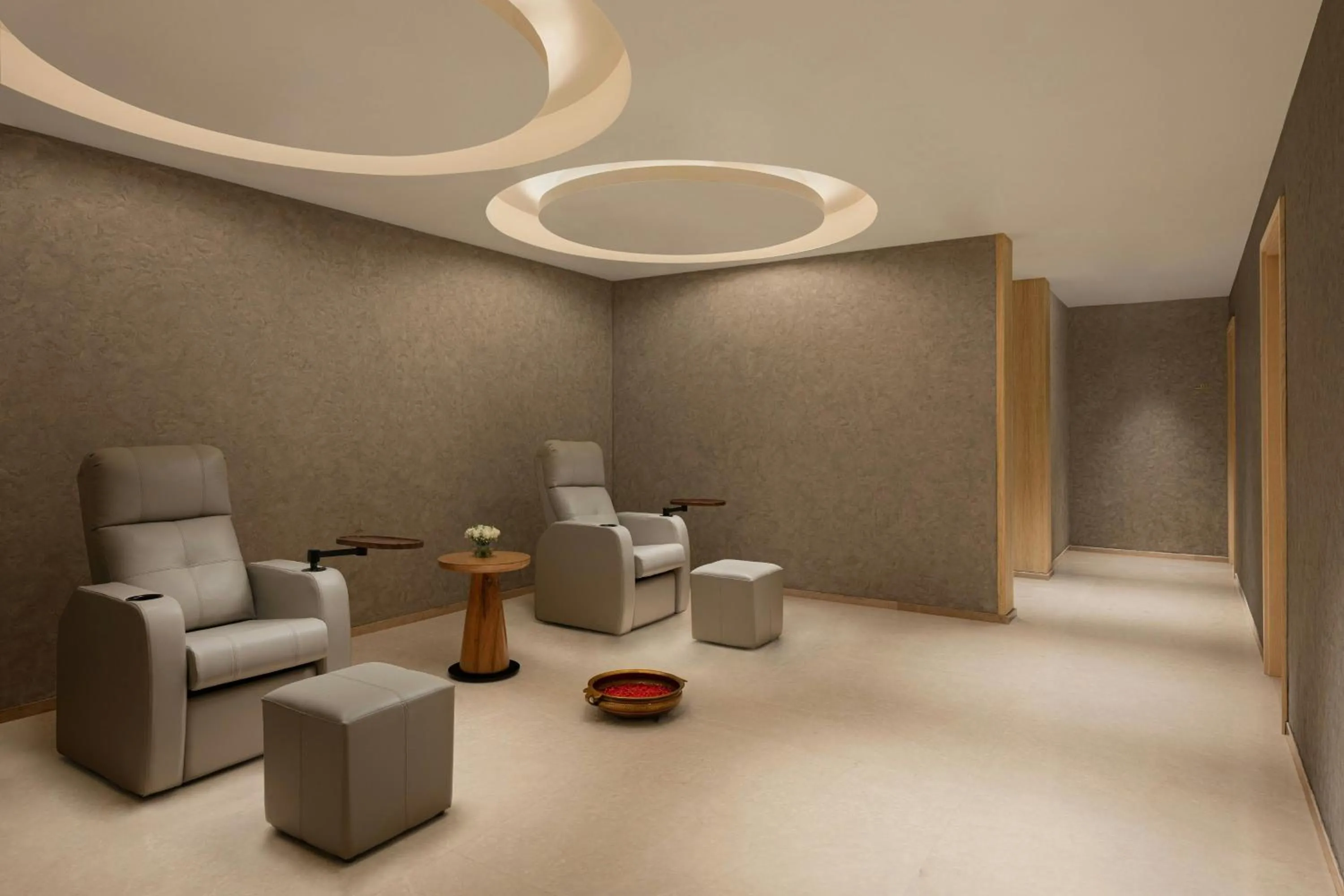 Lounge or bar in Marriott Executive Apartments Bengaluru UB City