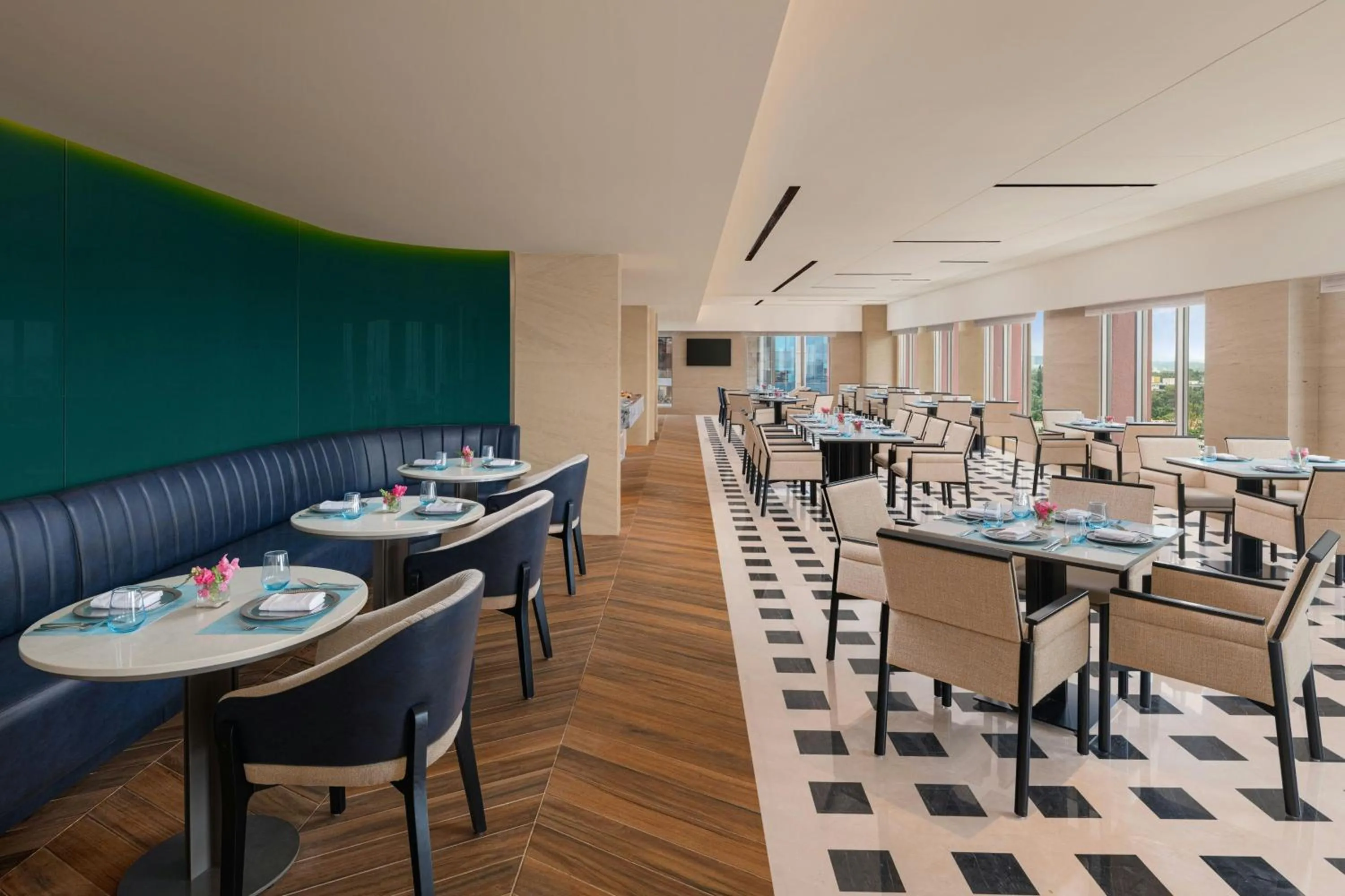 Restaurant/places to eat in Marriott Executive Apartments Bengaluru UB City