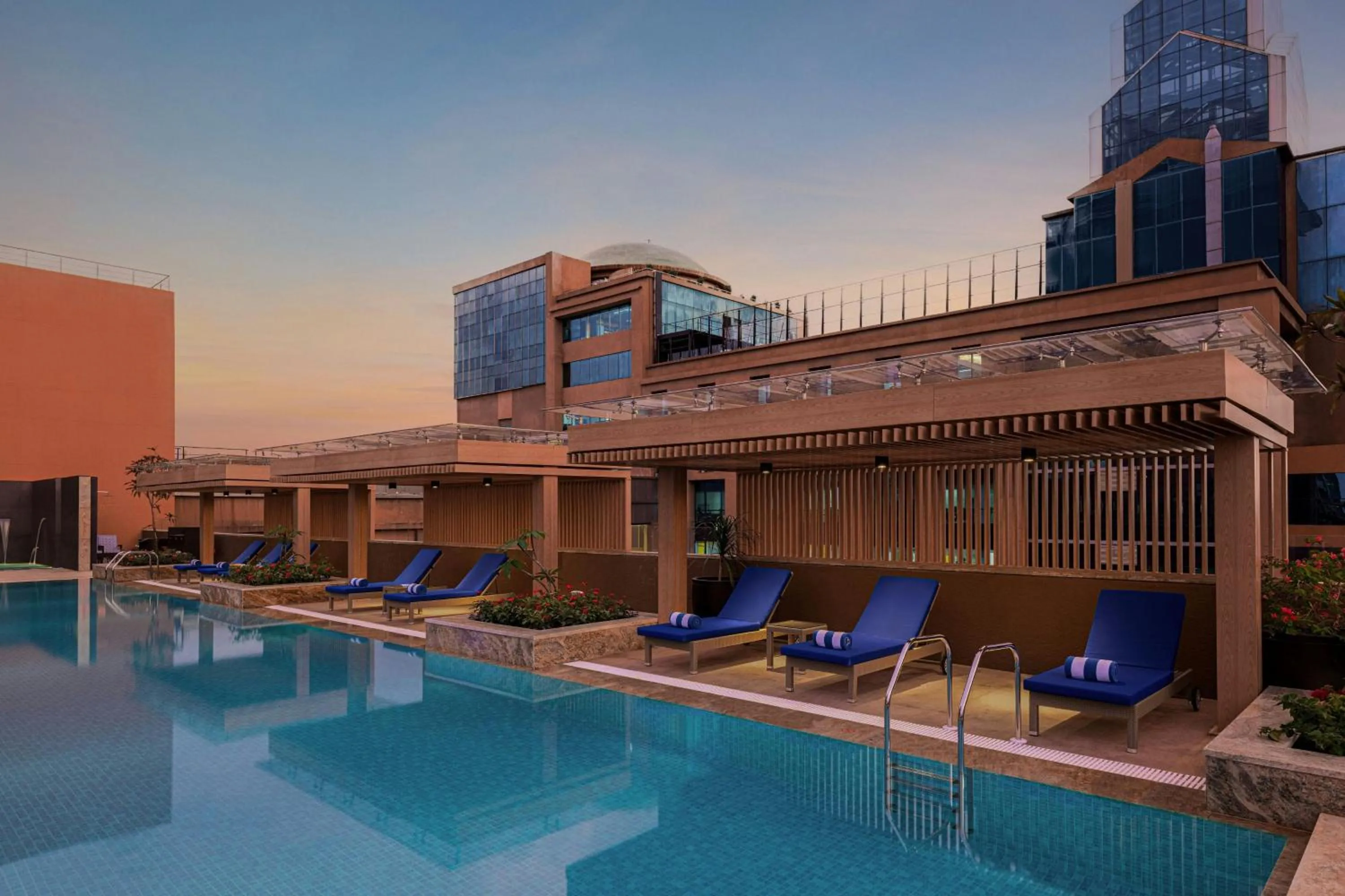 Swimming pool in Marriott Executive Apartments Bengaluru UB City