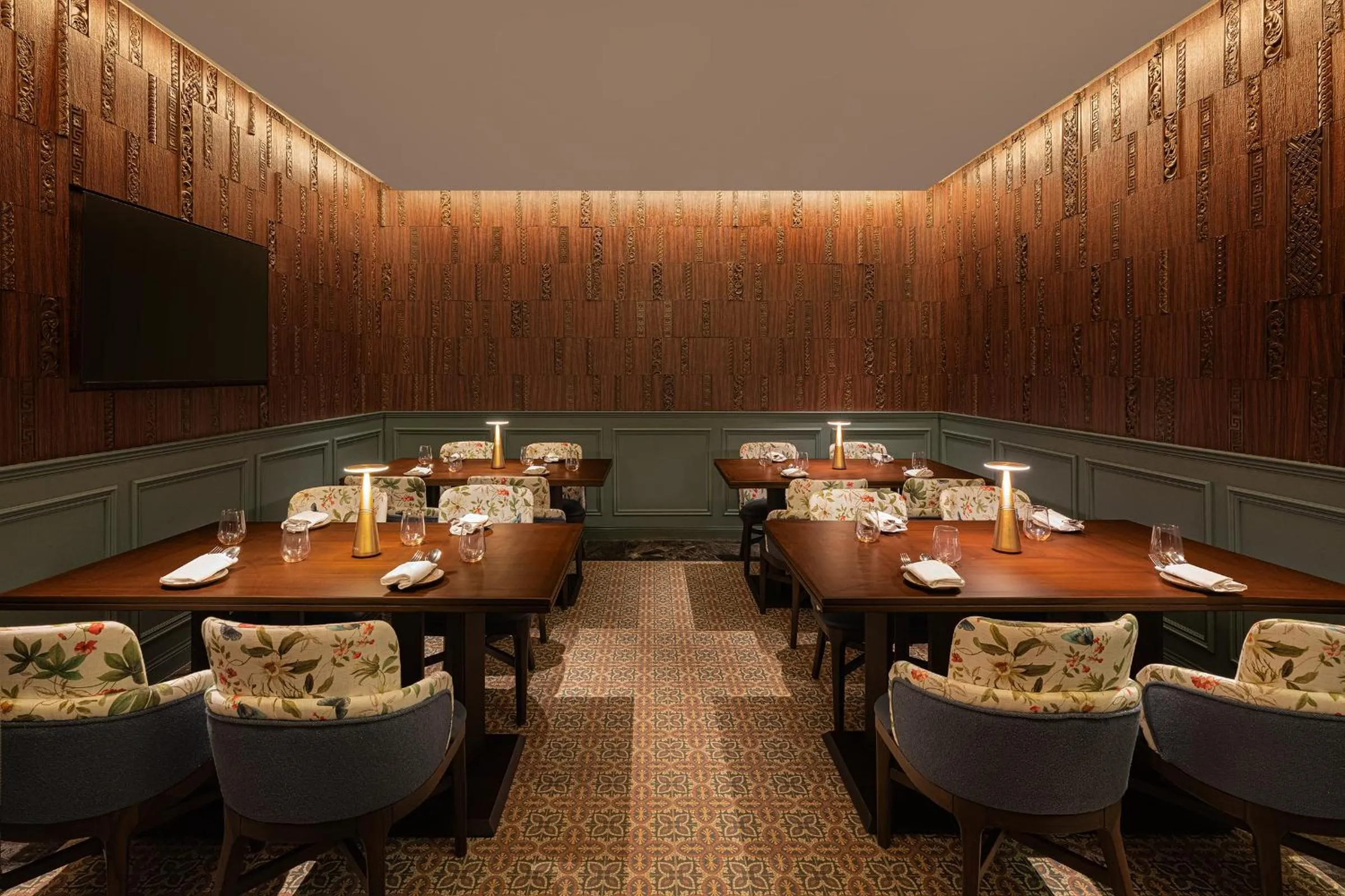 Restaurant/places to eat in Marriott Executive Apartments Bengaluru UB City