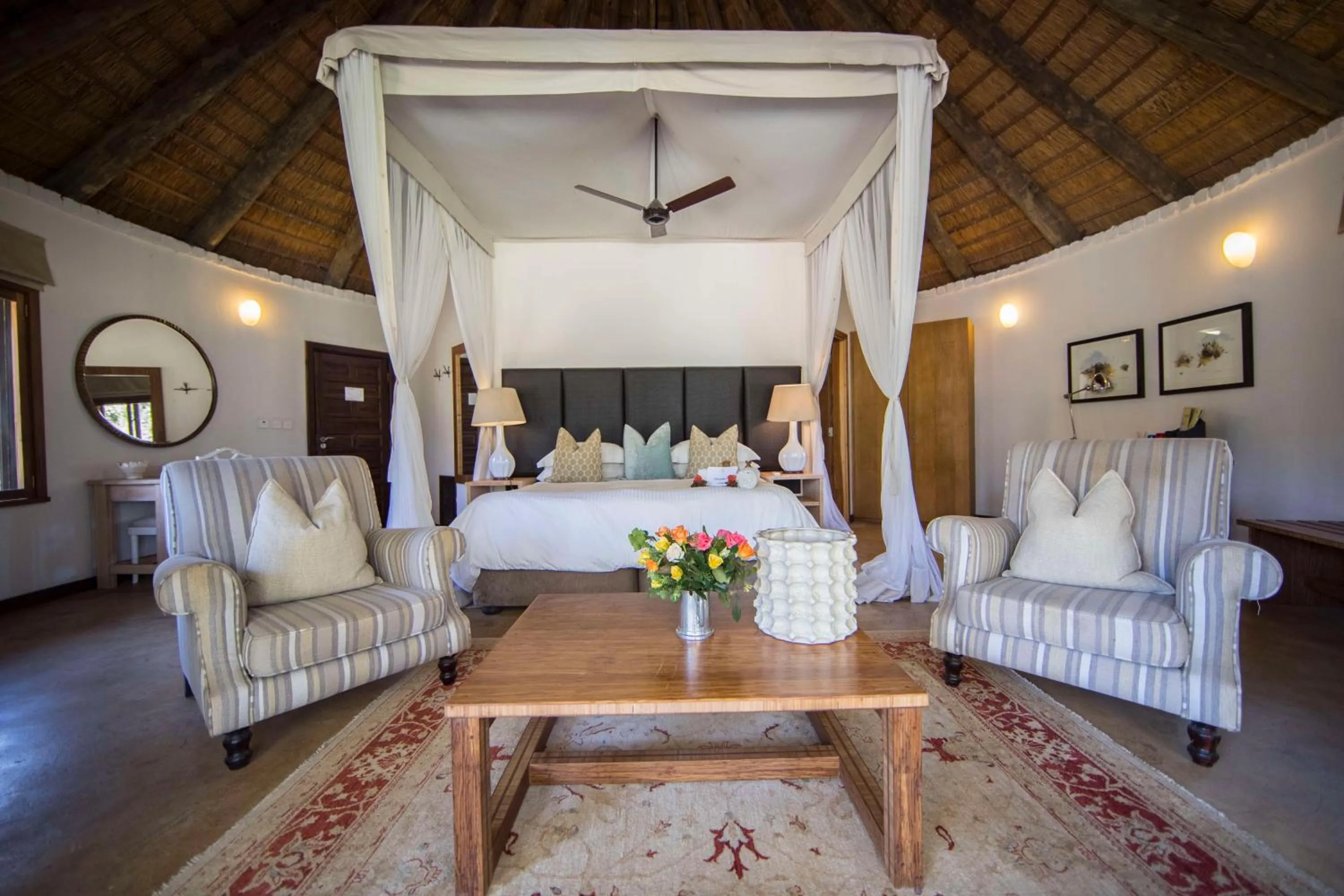 Photo of the whole room, Bed in Lilayi Lodge