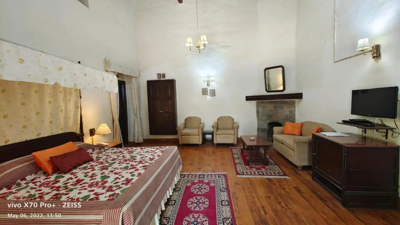 Photo of the whole room in West View Hotel