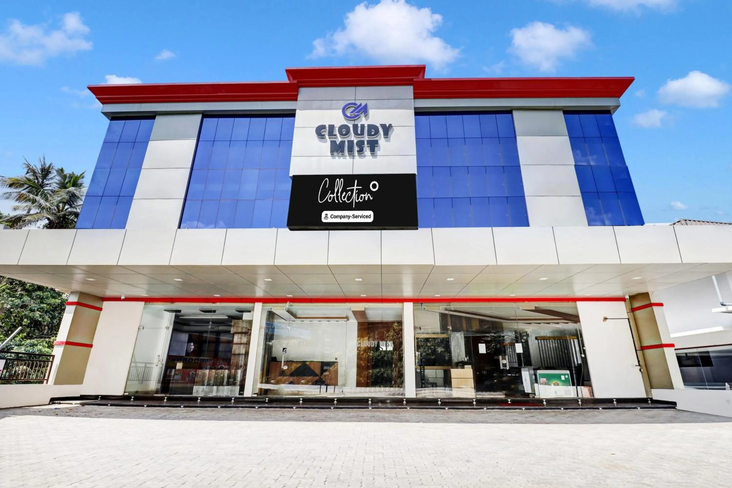 Facade/entrance in Collection O Munnar