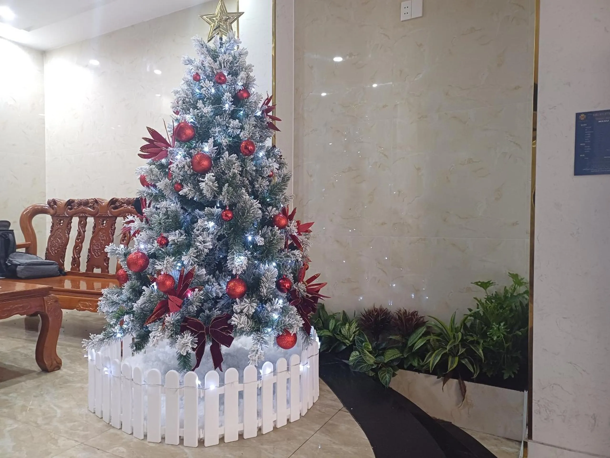 Communal lounge/ TV room in COZY Hotel HCM