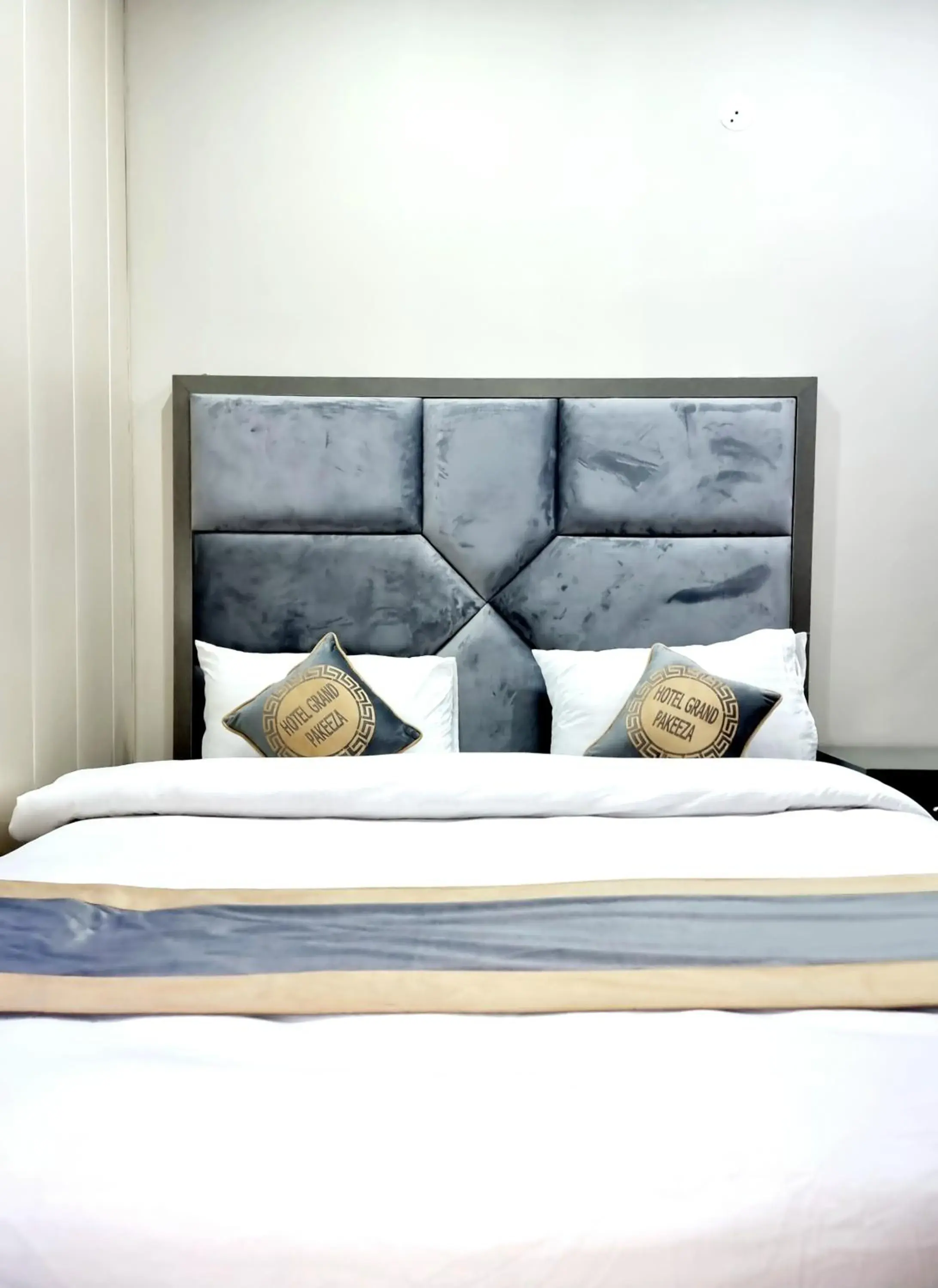 Bed in Hotel Grand Pakeeza Bed in Hotel Grand Pakeeza