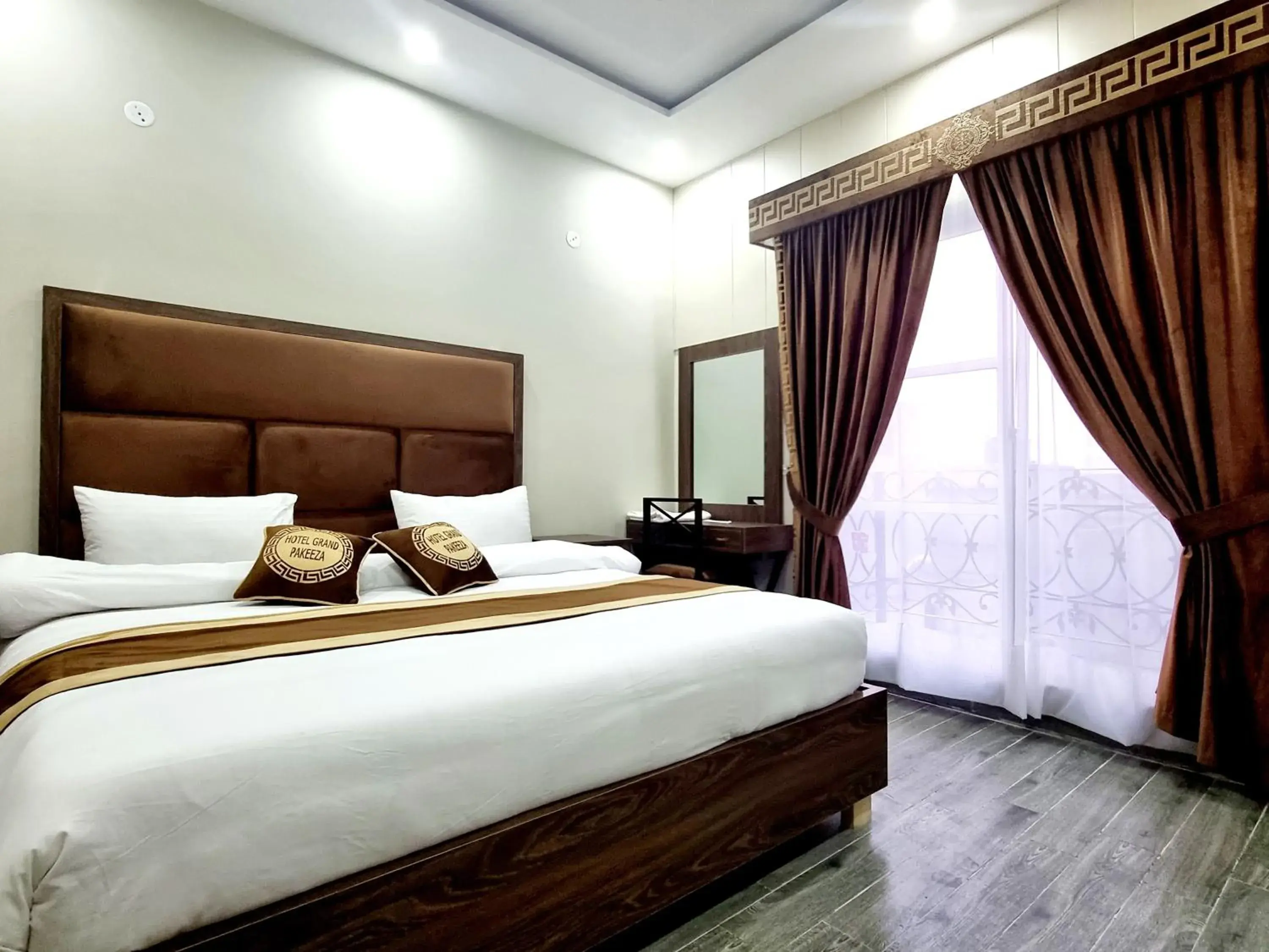 Bed in Hotel Grand Pakeeza Bed in Hotel Grand Pakeeza