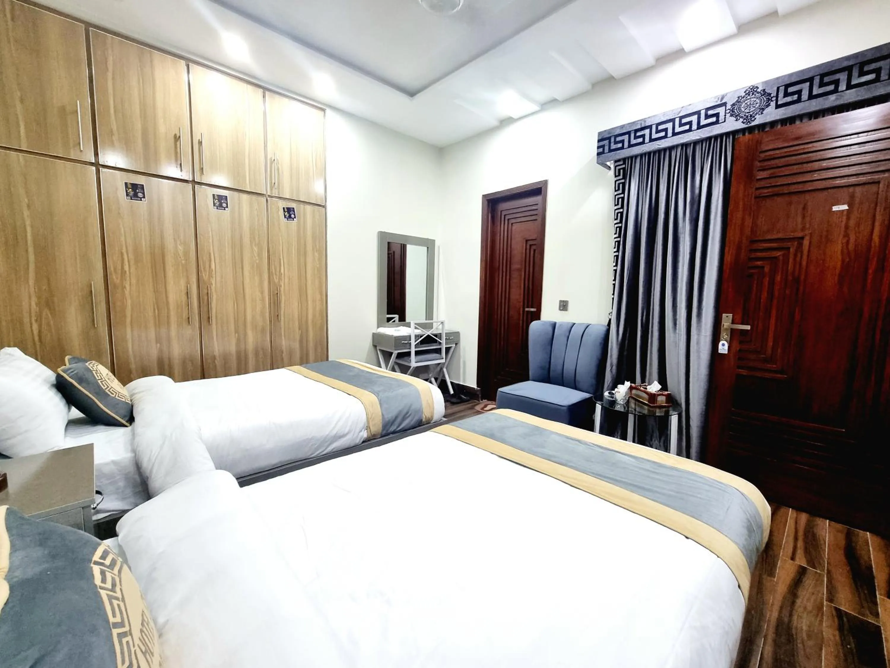 Bed in Hotel Grand Pakeeza