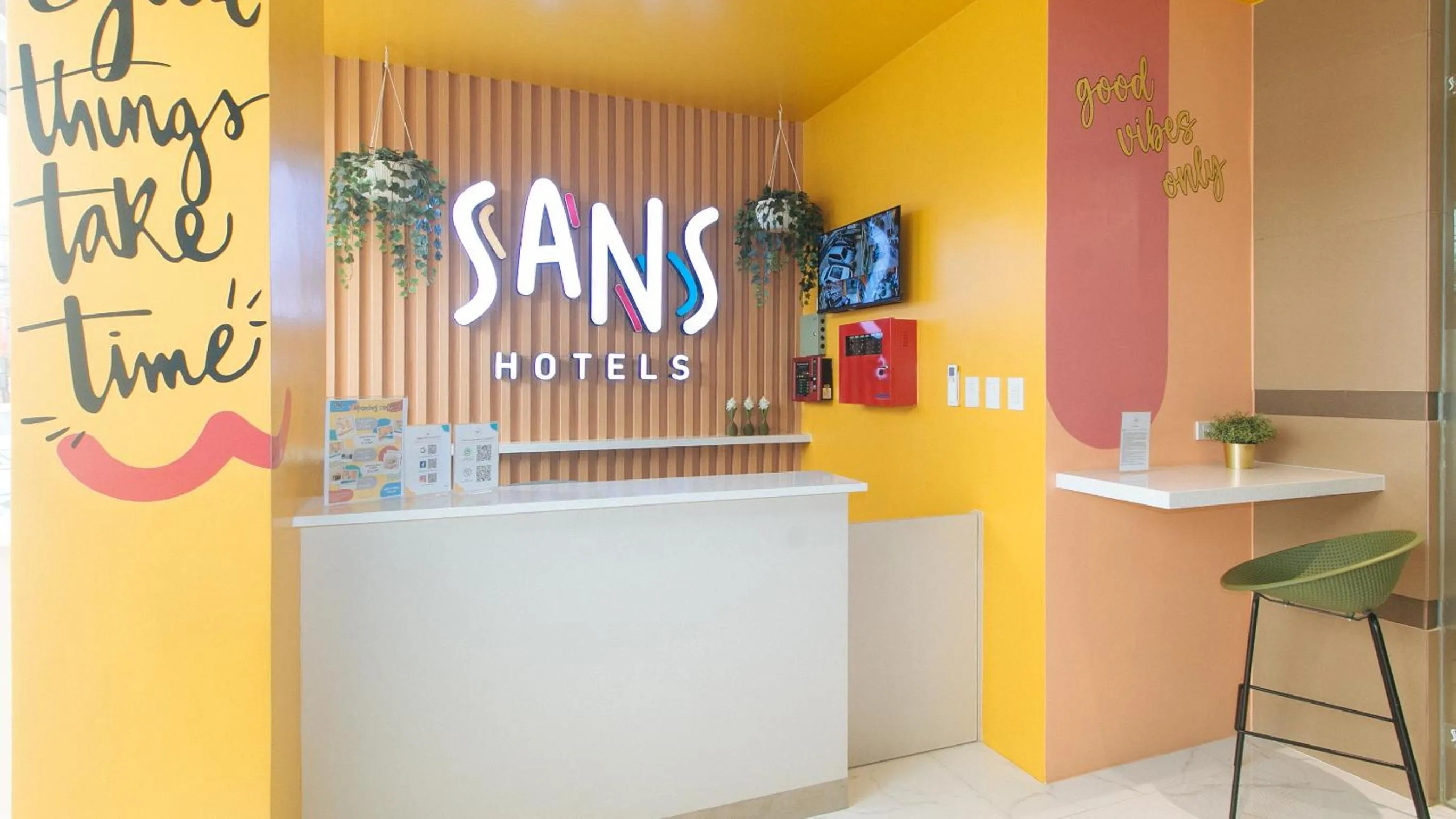 Lobby or reception in Sans Hotel at One JD Place Makati by RedDoorz