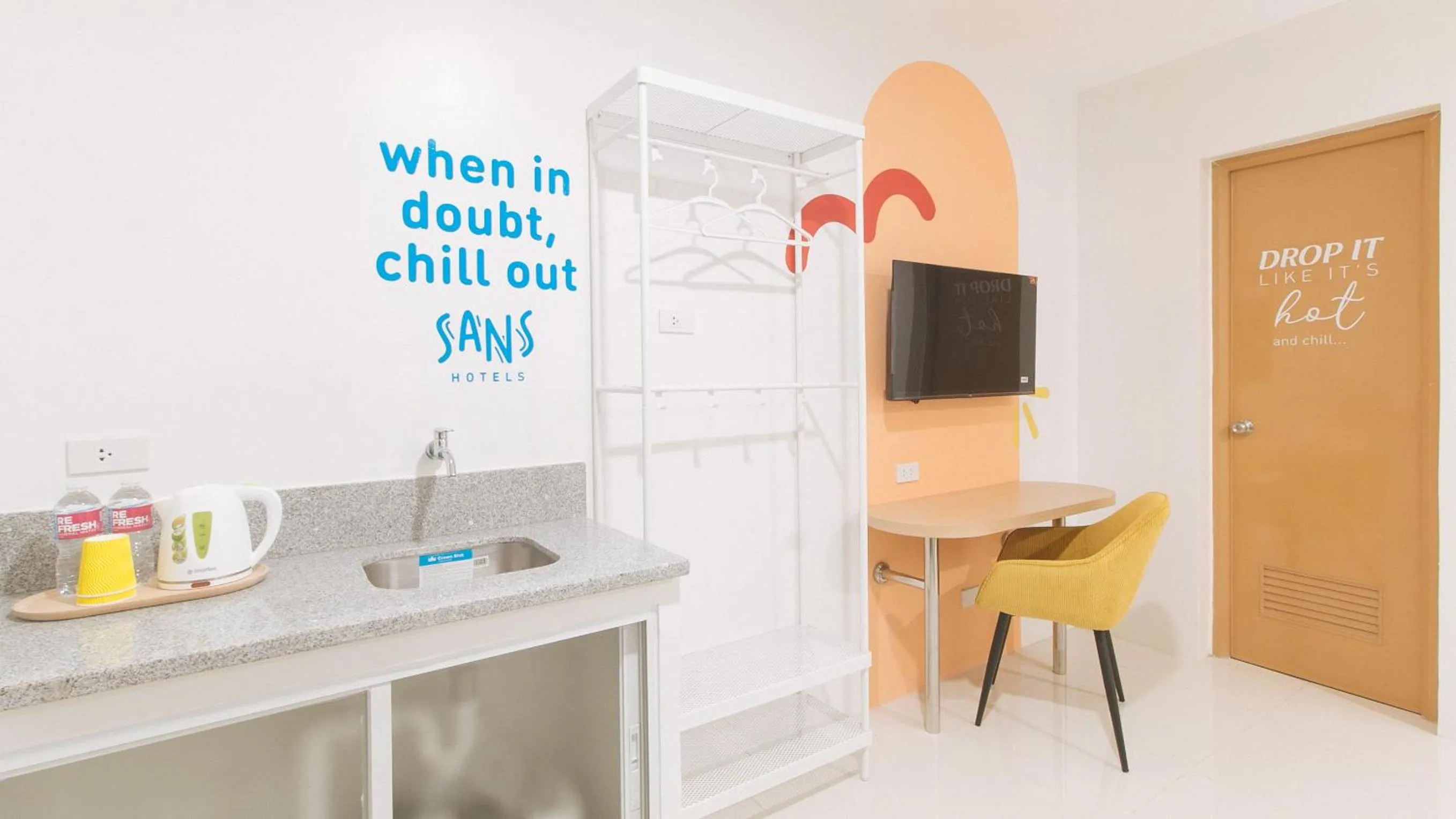 Bedroom in Sans Hotel at One JD Place Makati by RedDoorz