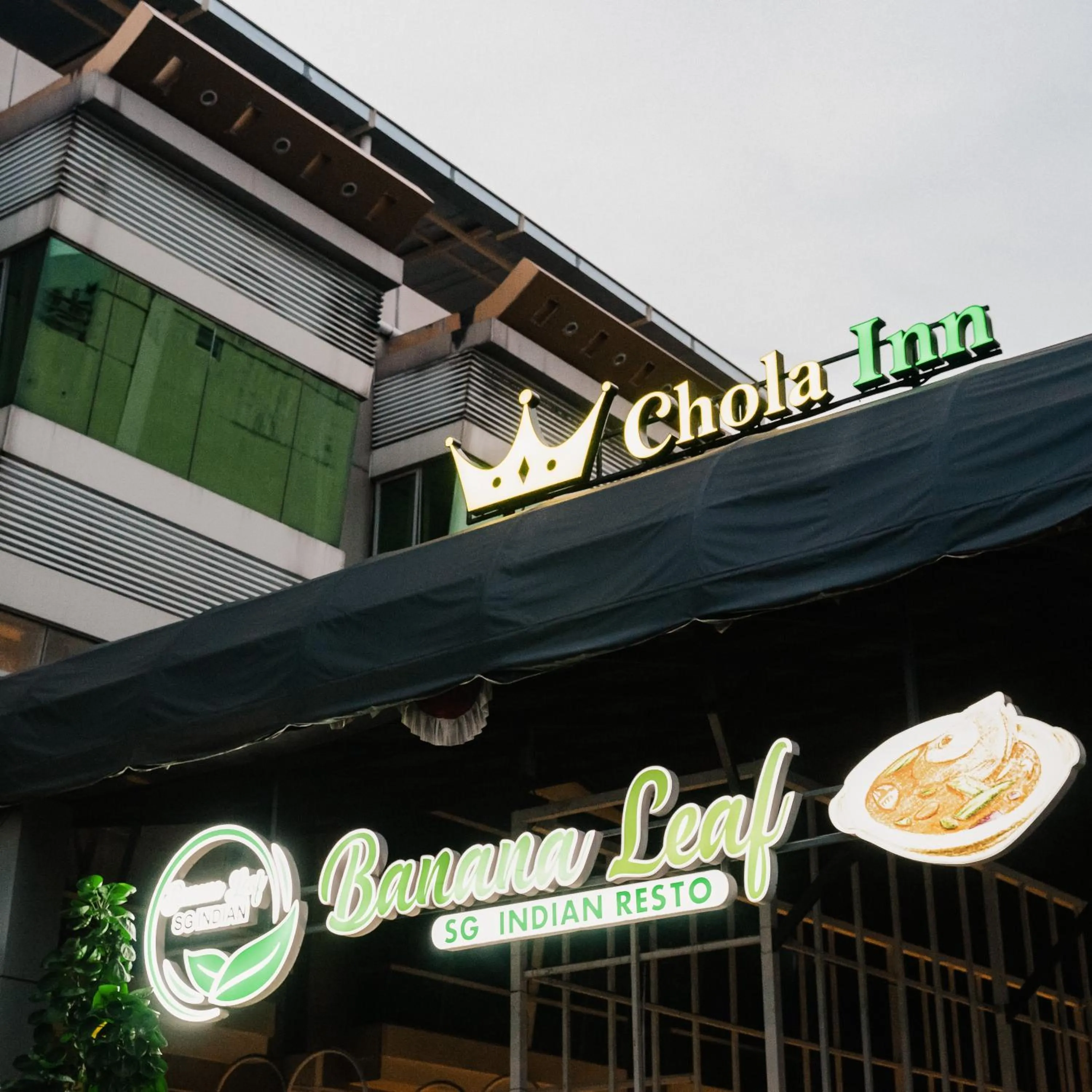 Property logo or sign in Chola Inn at Nagoya Hill Batam Mitra RedDoorz