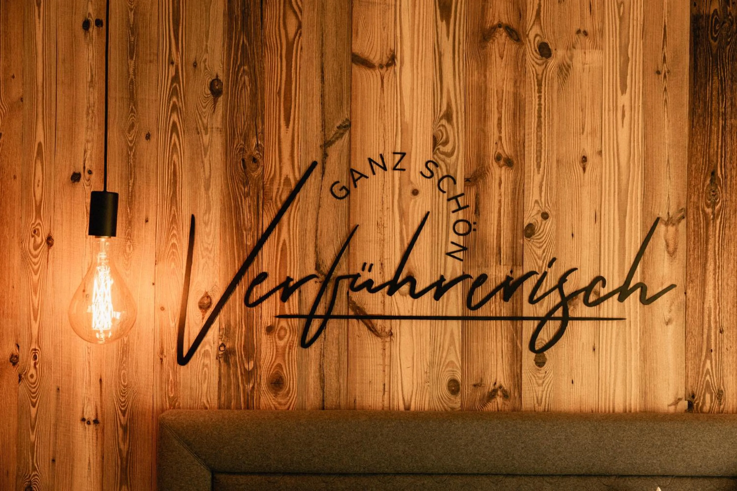 Text overlay in Das Liftplatzl