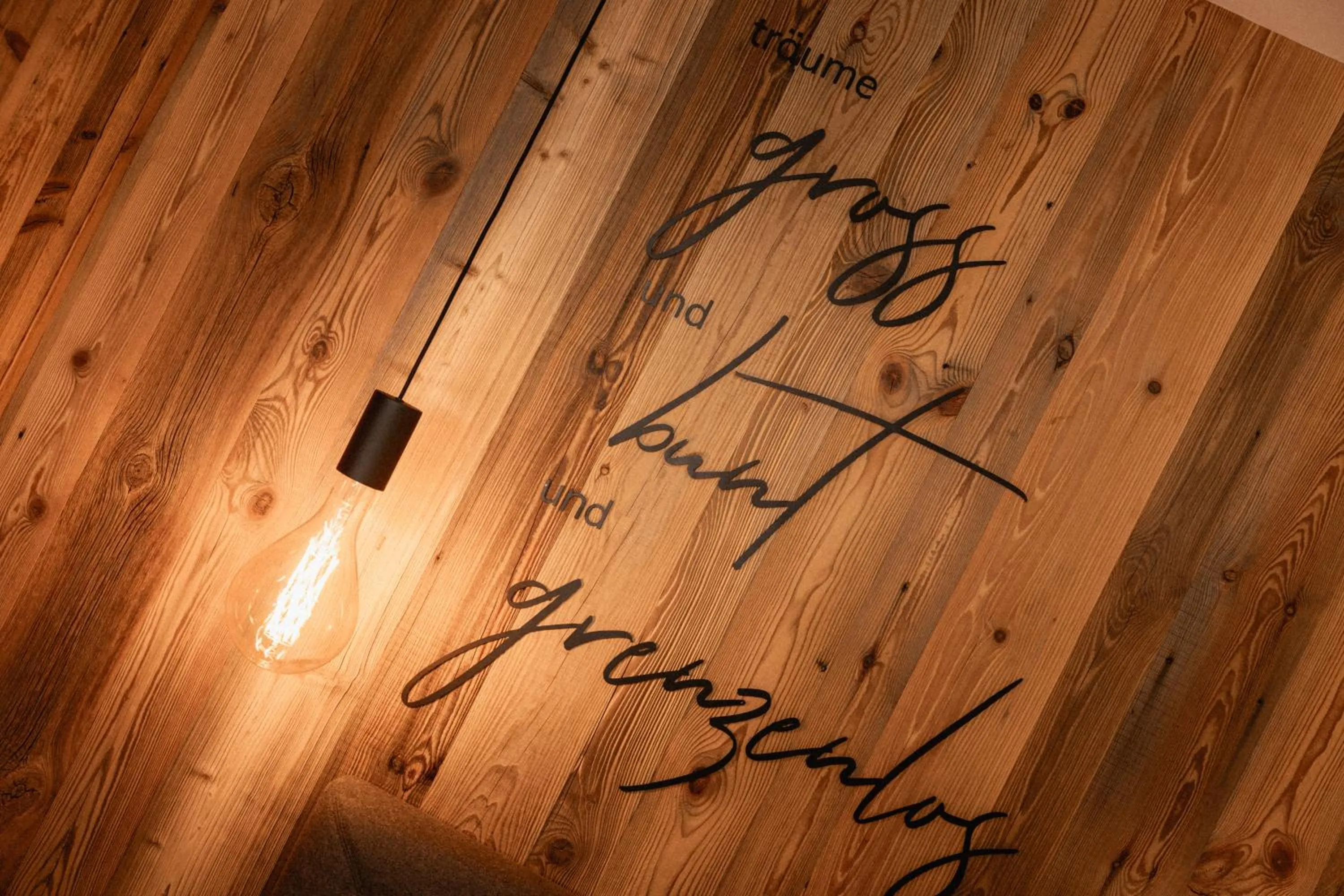 Text overlay in Das Liftplatzl