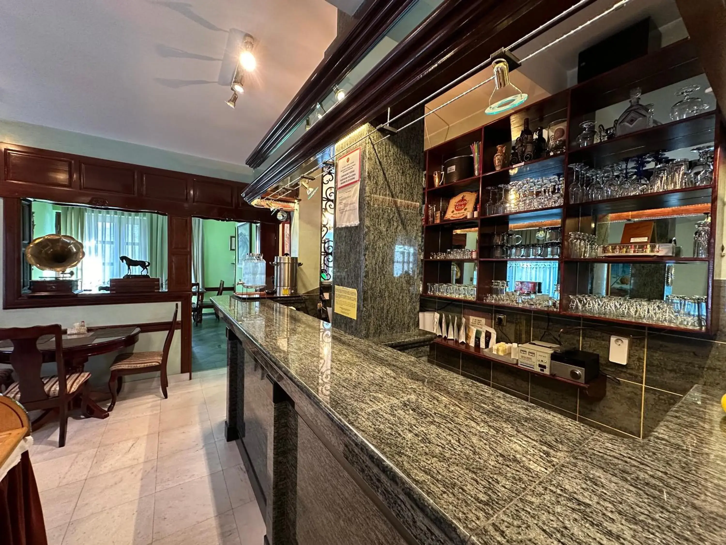 Restaurant/places to eat in Beatrix Lux Hotel Restaurant/places to eat in Beatrix Lux Hotel