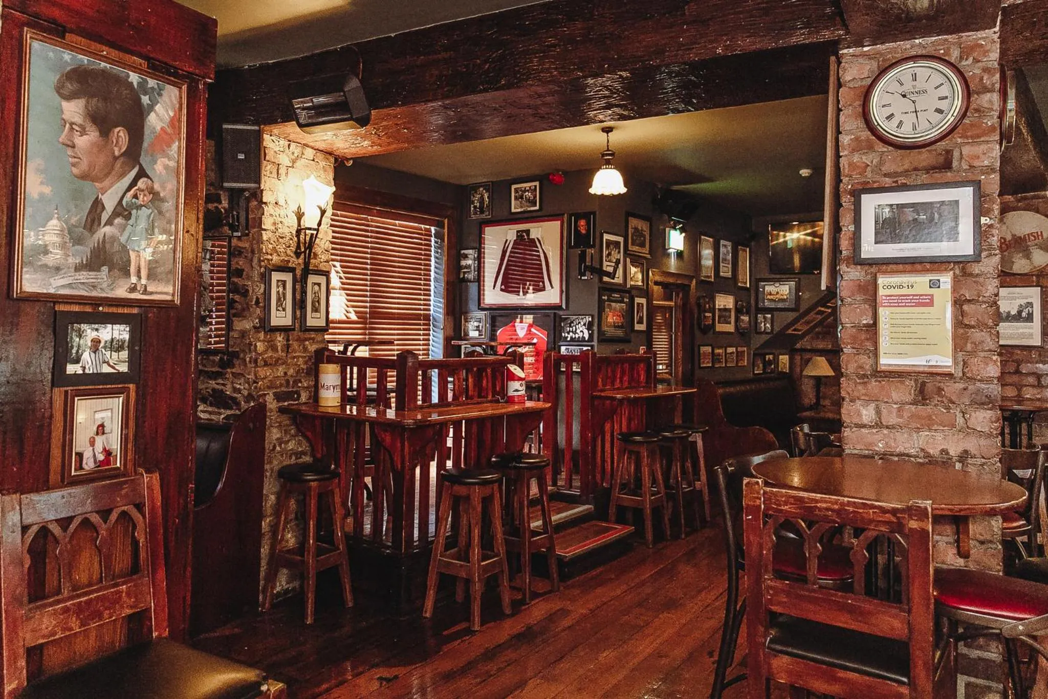 Property building in Muskerry Arms Bar and B&B