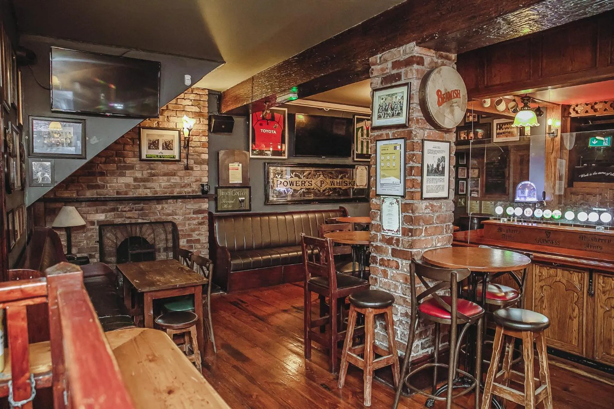 Property building in Muskerry Arms Bar and B&B