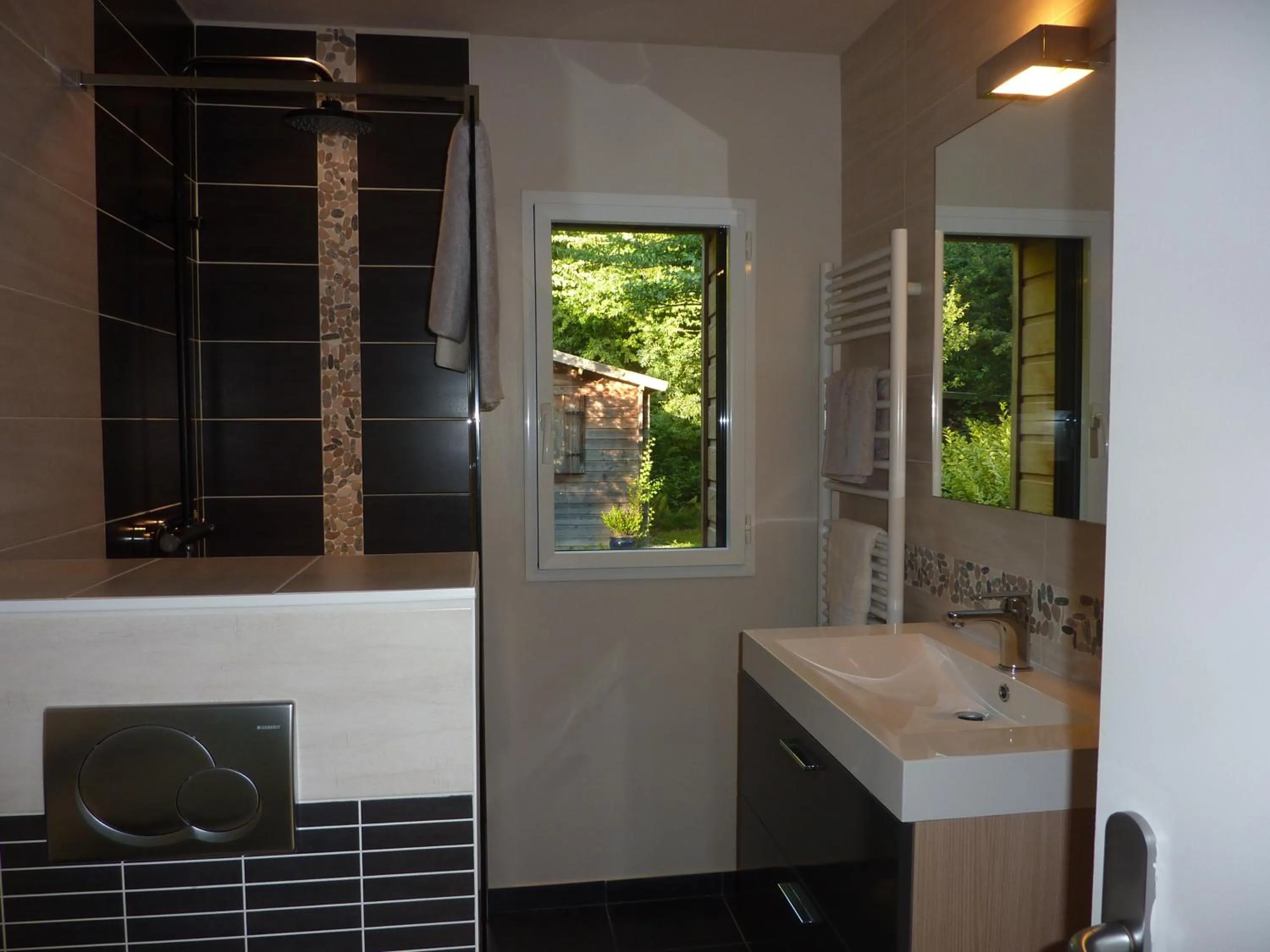 Bathroom in La Belle Relax - calme et tranquillité assurés - 2 personnes