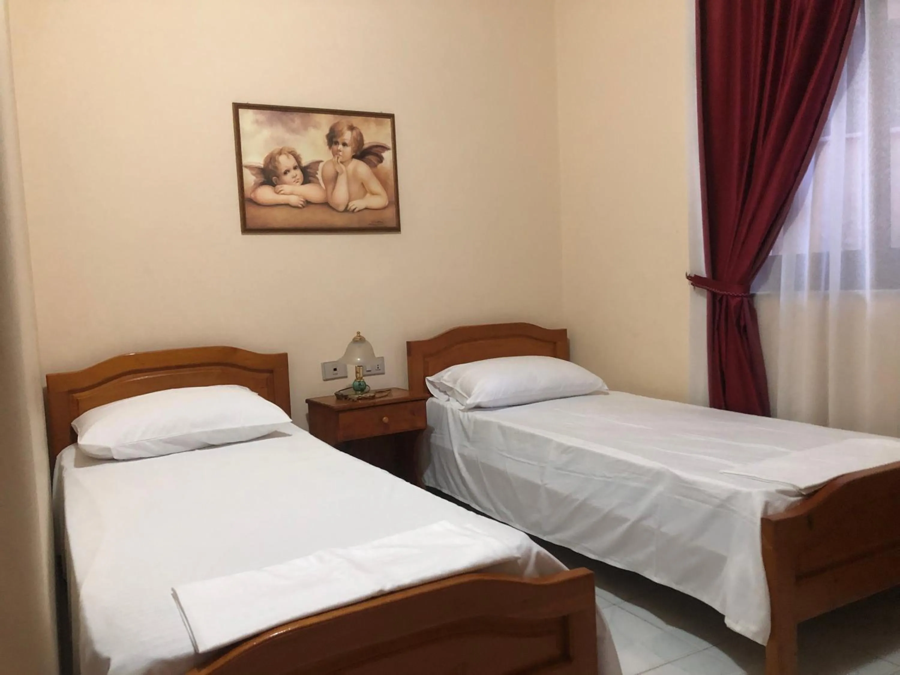 Bed in VILLA PEPETO Durres Albania