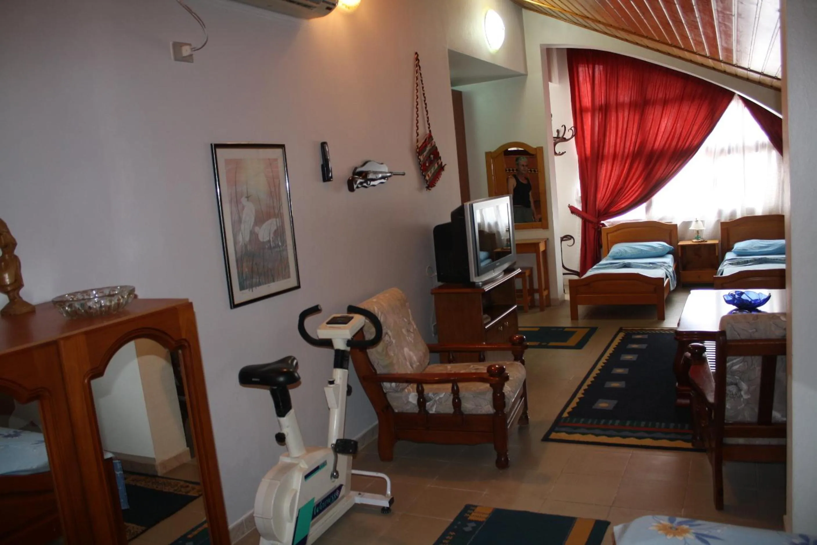 Living room, Bed in VILLA PEPETO Durres Albania