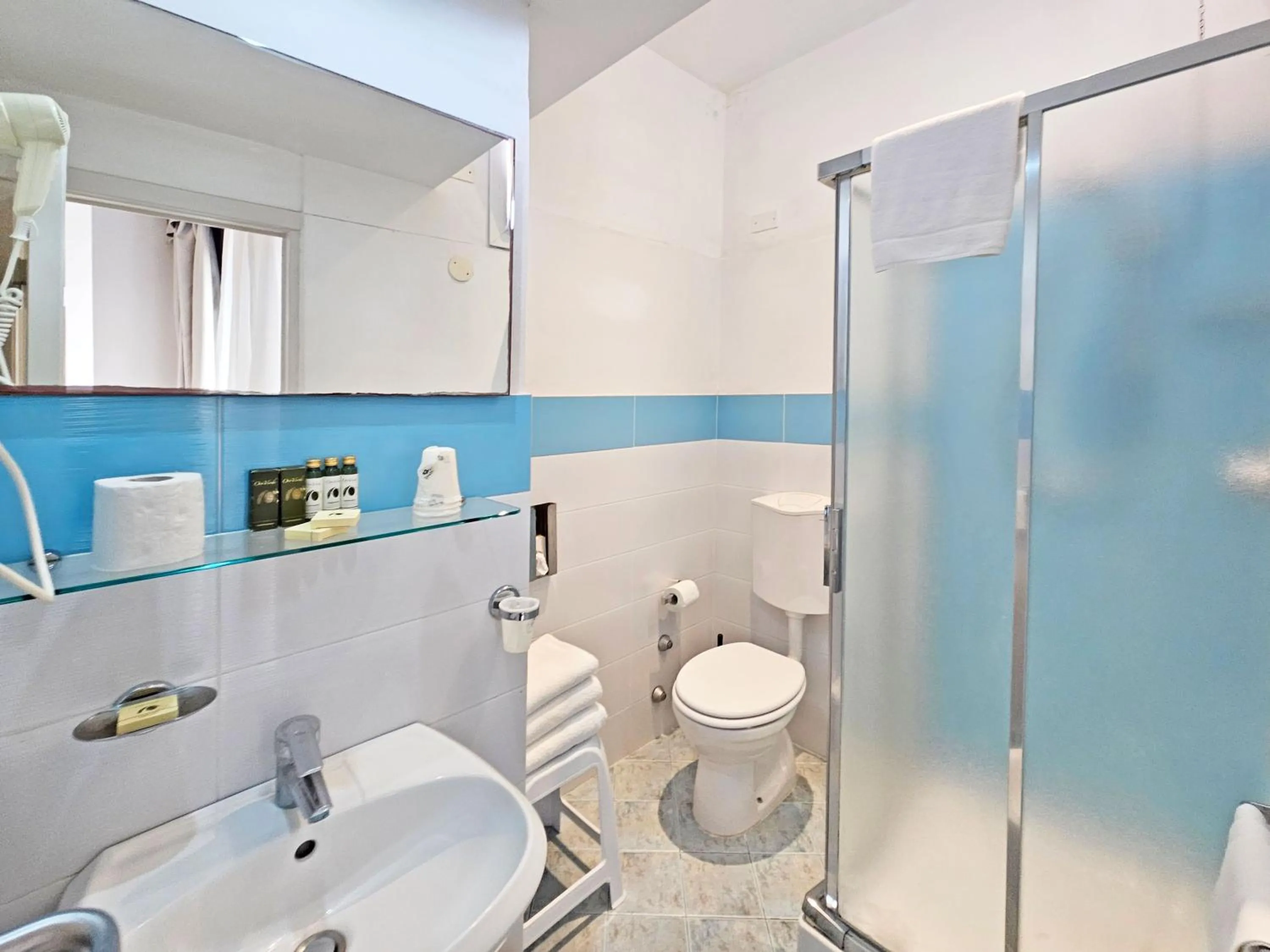 Shower in Hotel l'Approdo