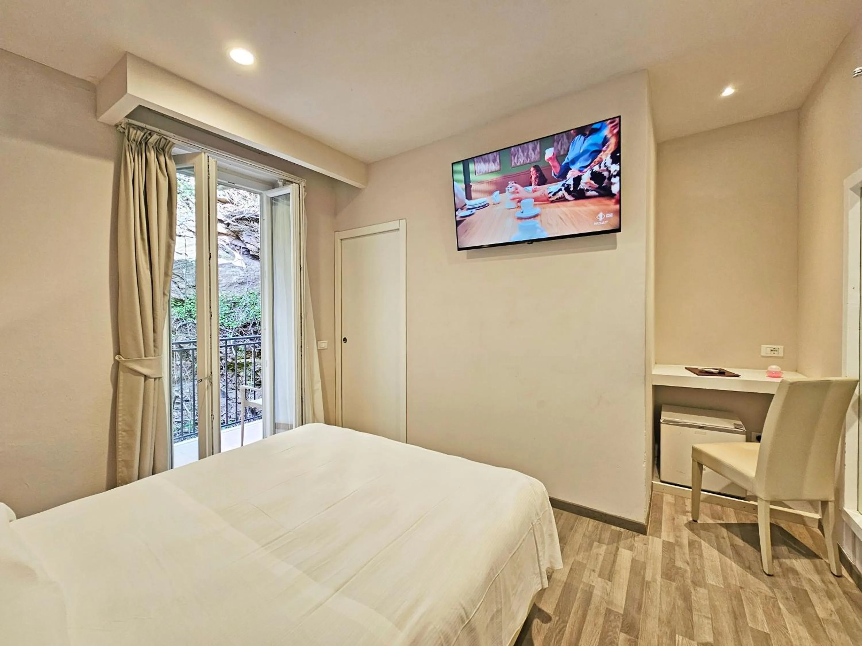 TV and multimedia, Bed in Hotel l'Approdo