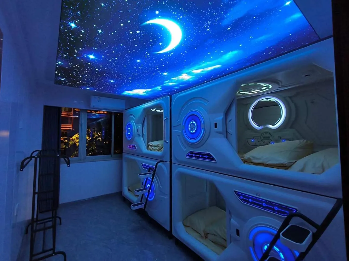 bambu hostel capsules