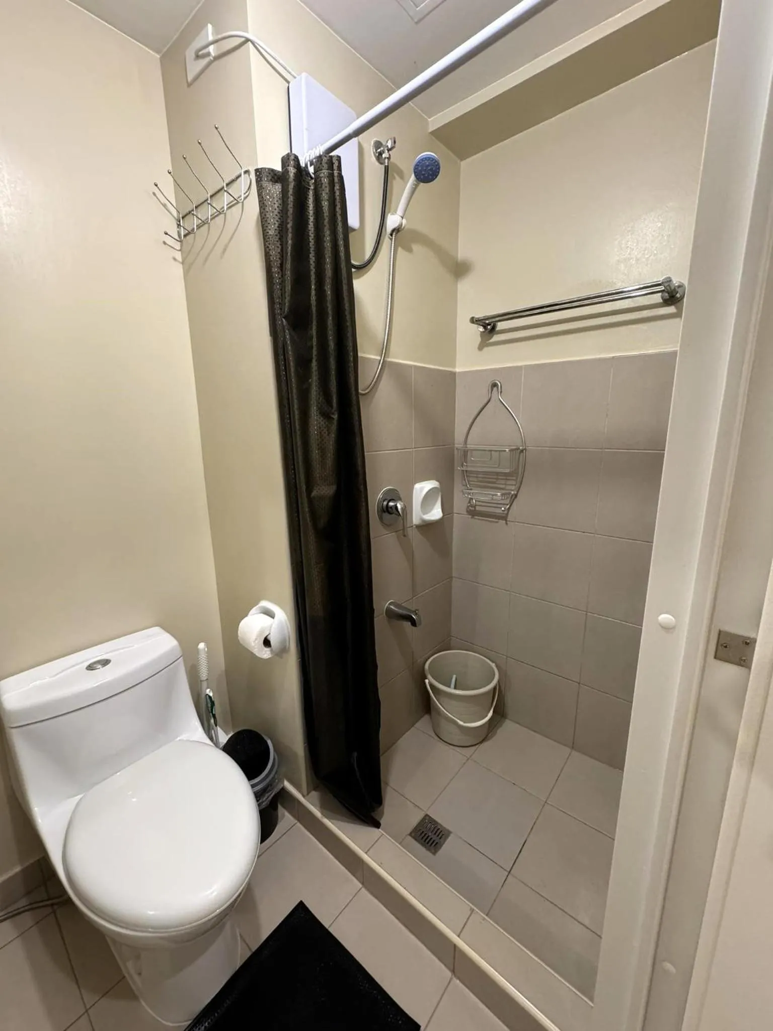 Shower in 622 Tower 1 Comfy, Cozy, Central w Free Pool Access