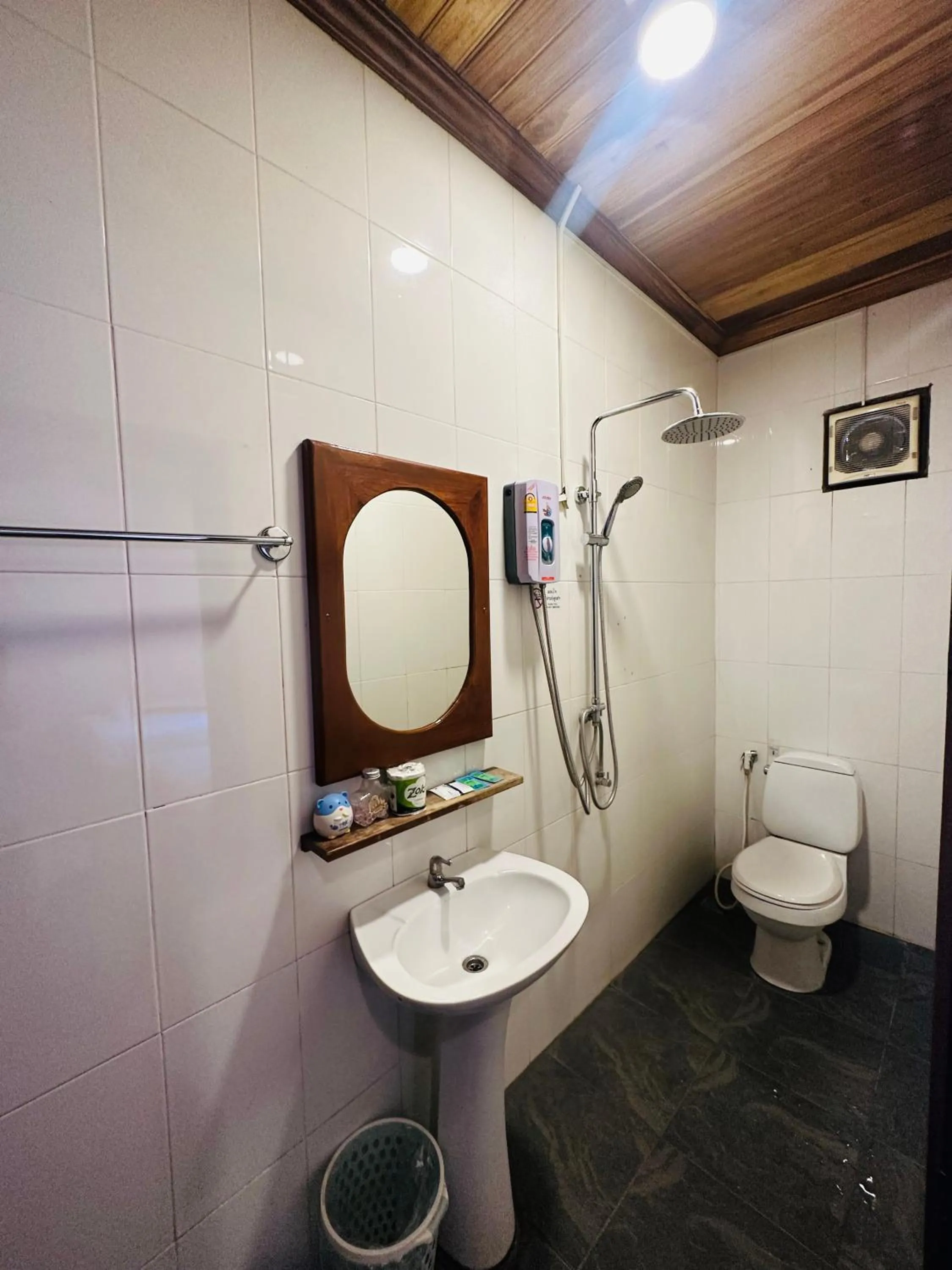 Toilet in Anisa Mekong Riverside Villa