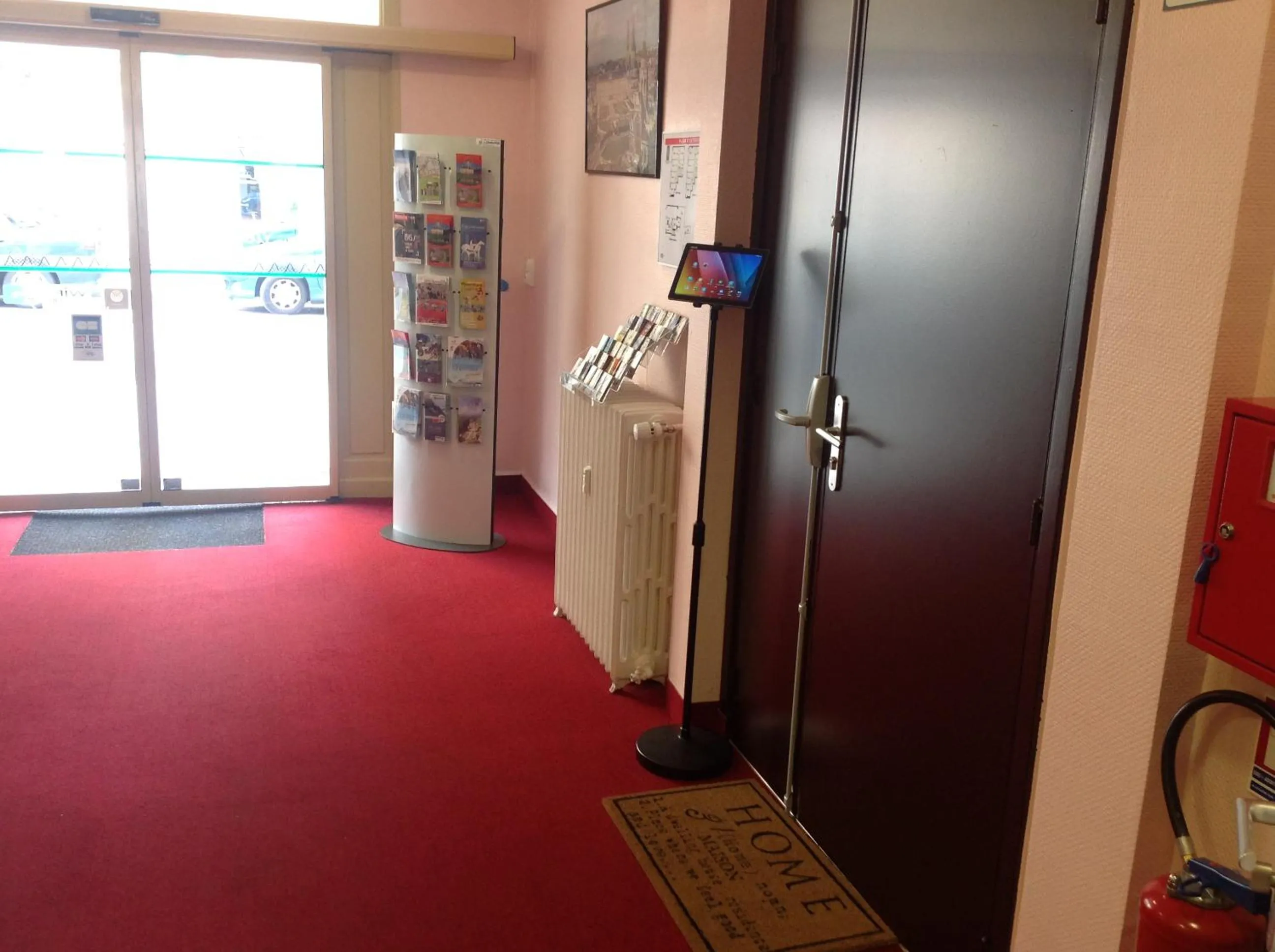 Logo/Certificate/Sign in Hotel de la Paix