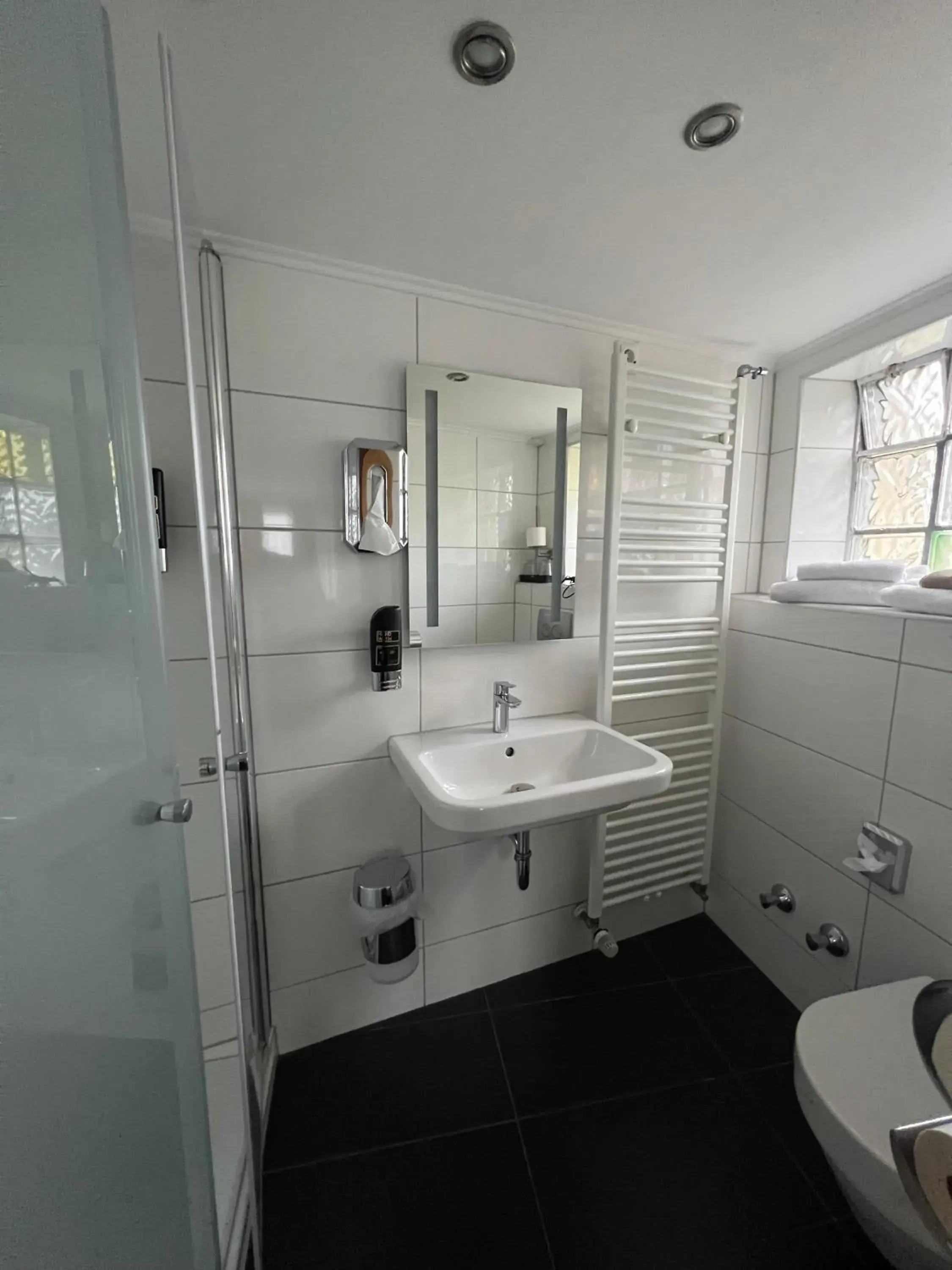 Twin Room - single occupancy in Hotel 9-enhof Twin Room - single occupancy in Hotel 9-enhof