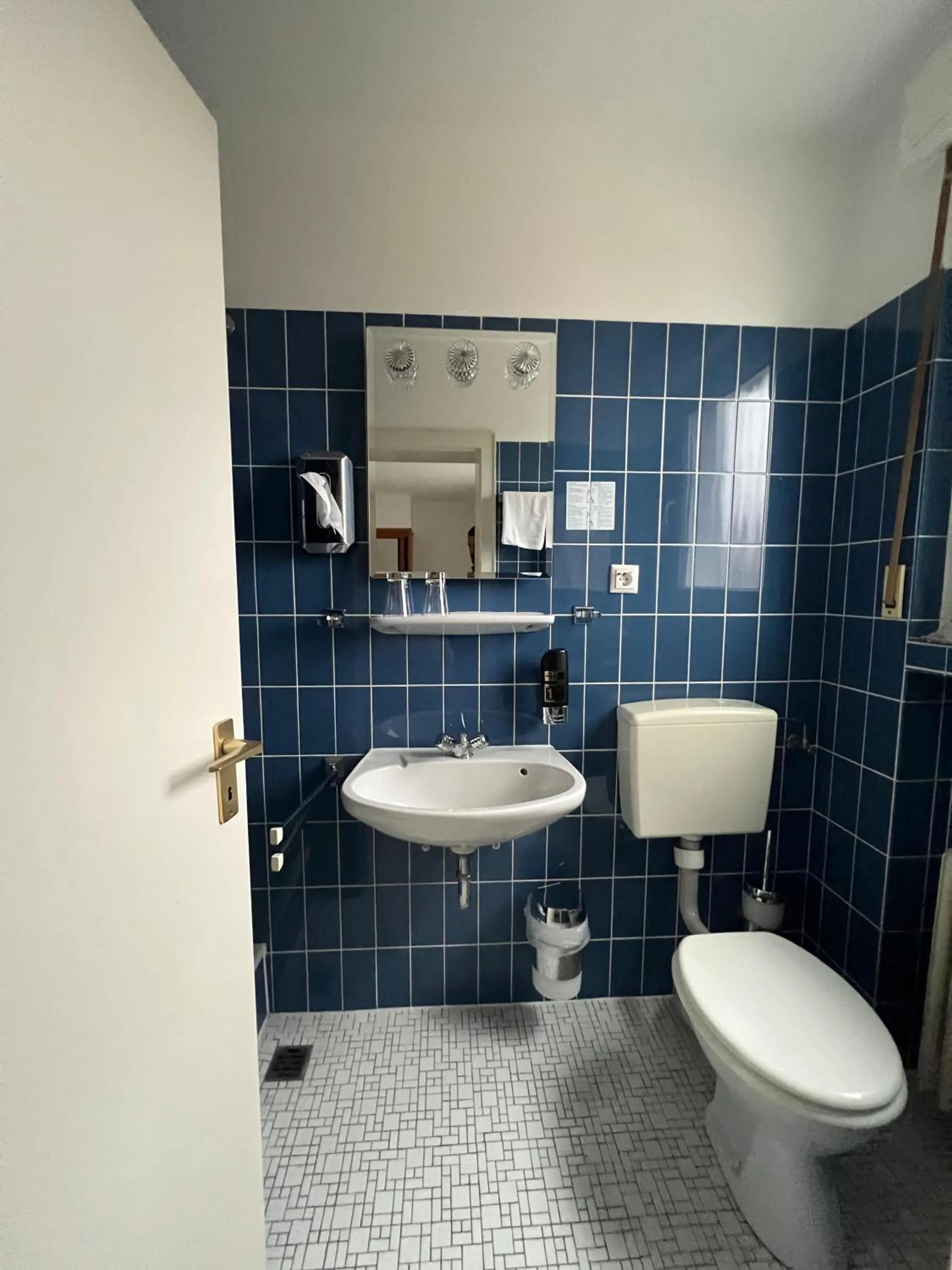 Bathroom in Hotel 9-enhof