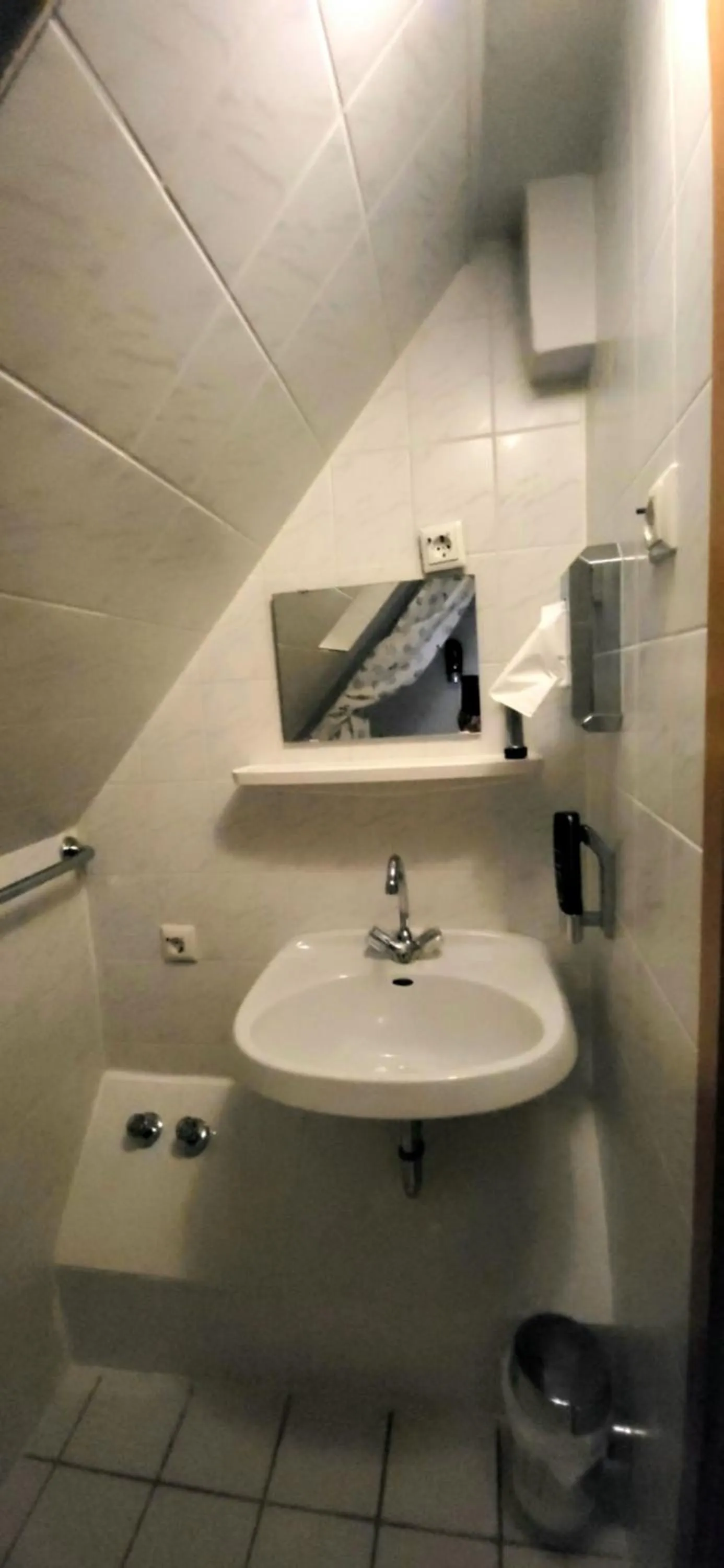 Bathroom in Hotel 9-enhof