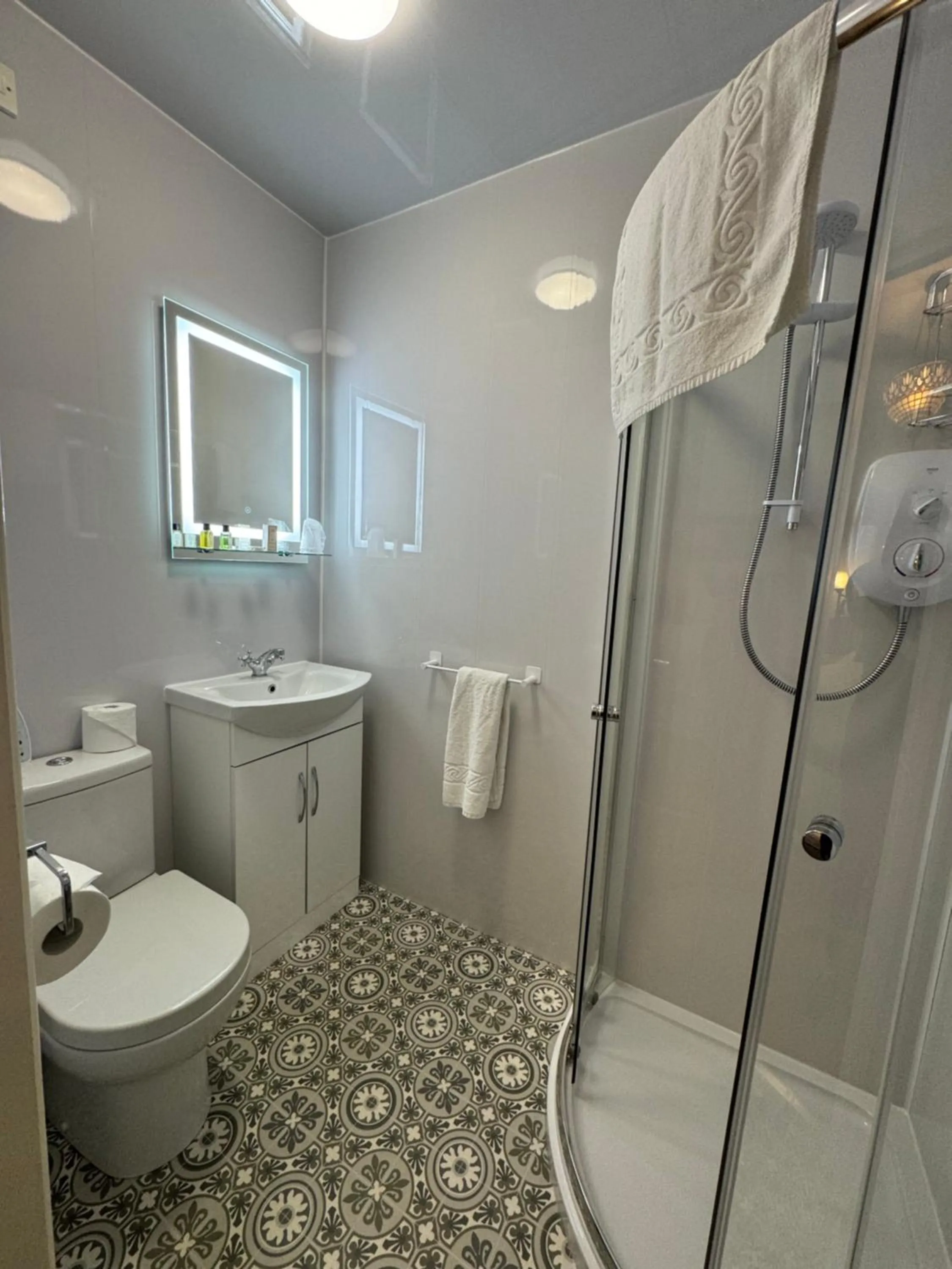 Shower in The Scala Hotel