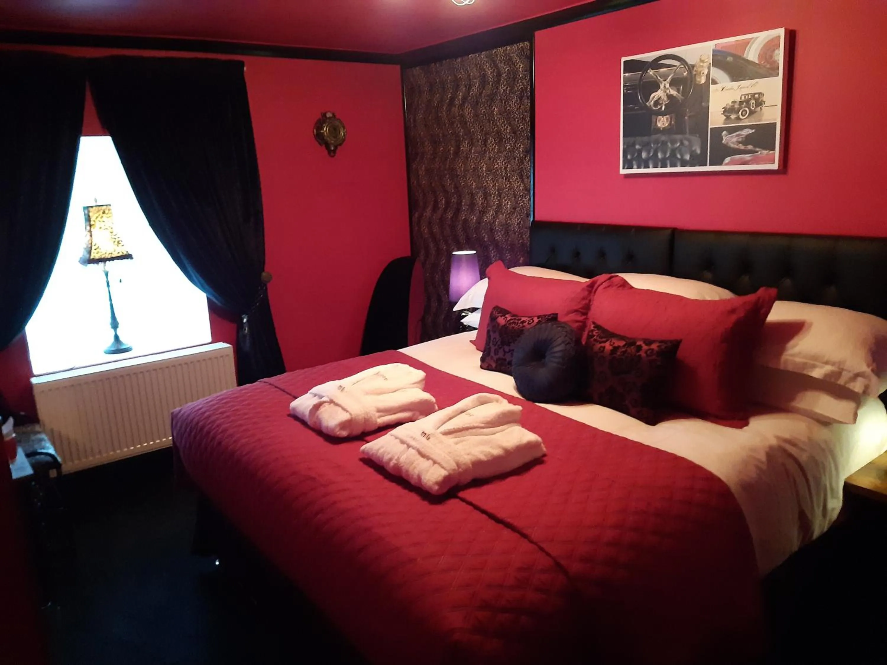 Bedroom, Bed in Cadillac Kustomz Guest House