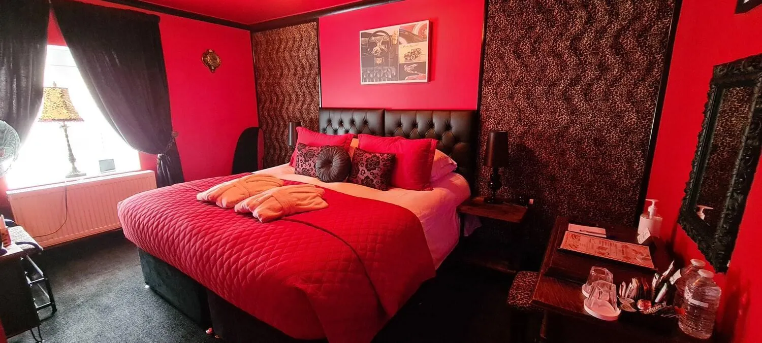 Bedroom, Bed in Cadillac Kustomz Guest House